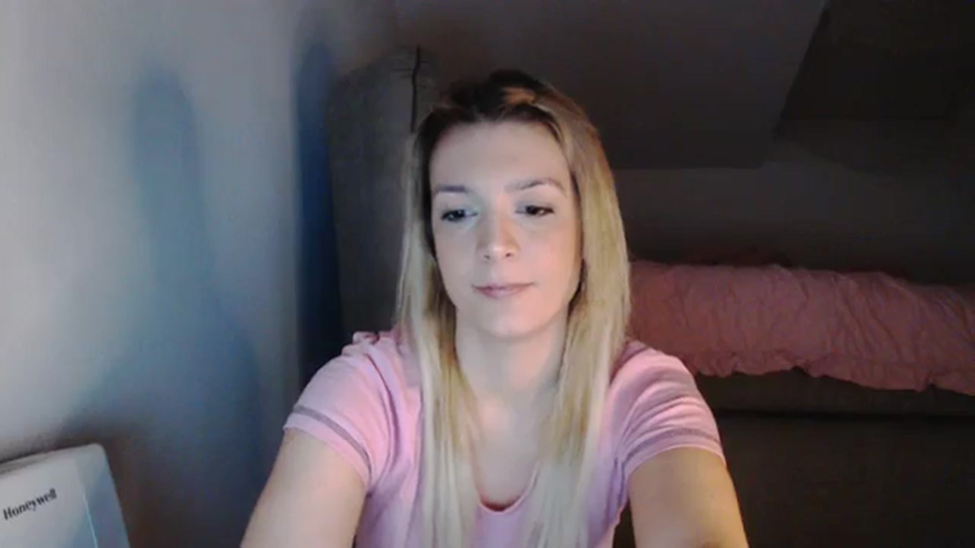 Gallery image thumbnail from AllleeS's myfreecams stream on, 01/26/2024, 14:43 image 19 of 20