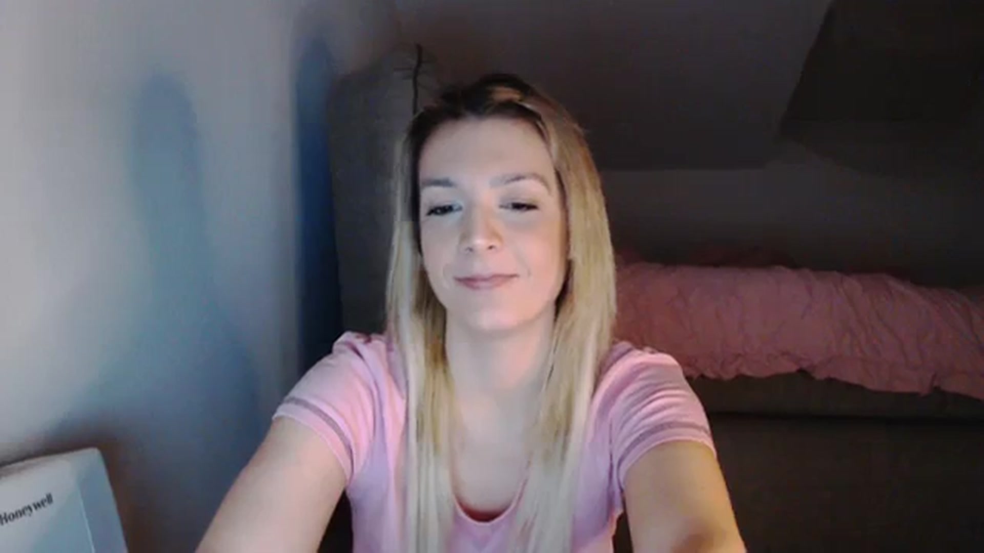 Gallery image thumbnail from AllleeS's myfreecams stream on, 01/26/2024, 14:43 image 11 of 20
