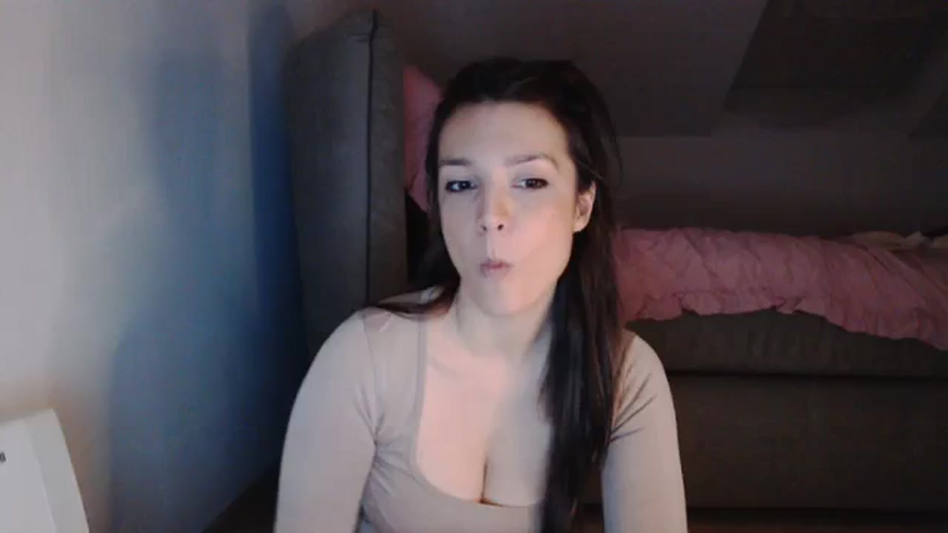 Gallery image thumbnail from AllleeS's myfreecams stream on, 02/08/2024, 14:58 image 1 of 20
