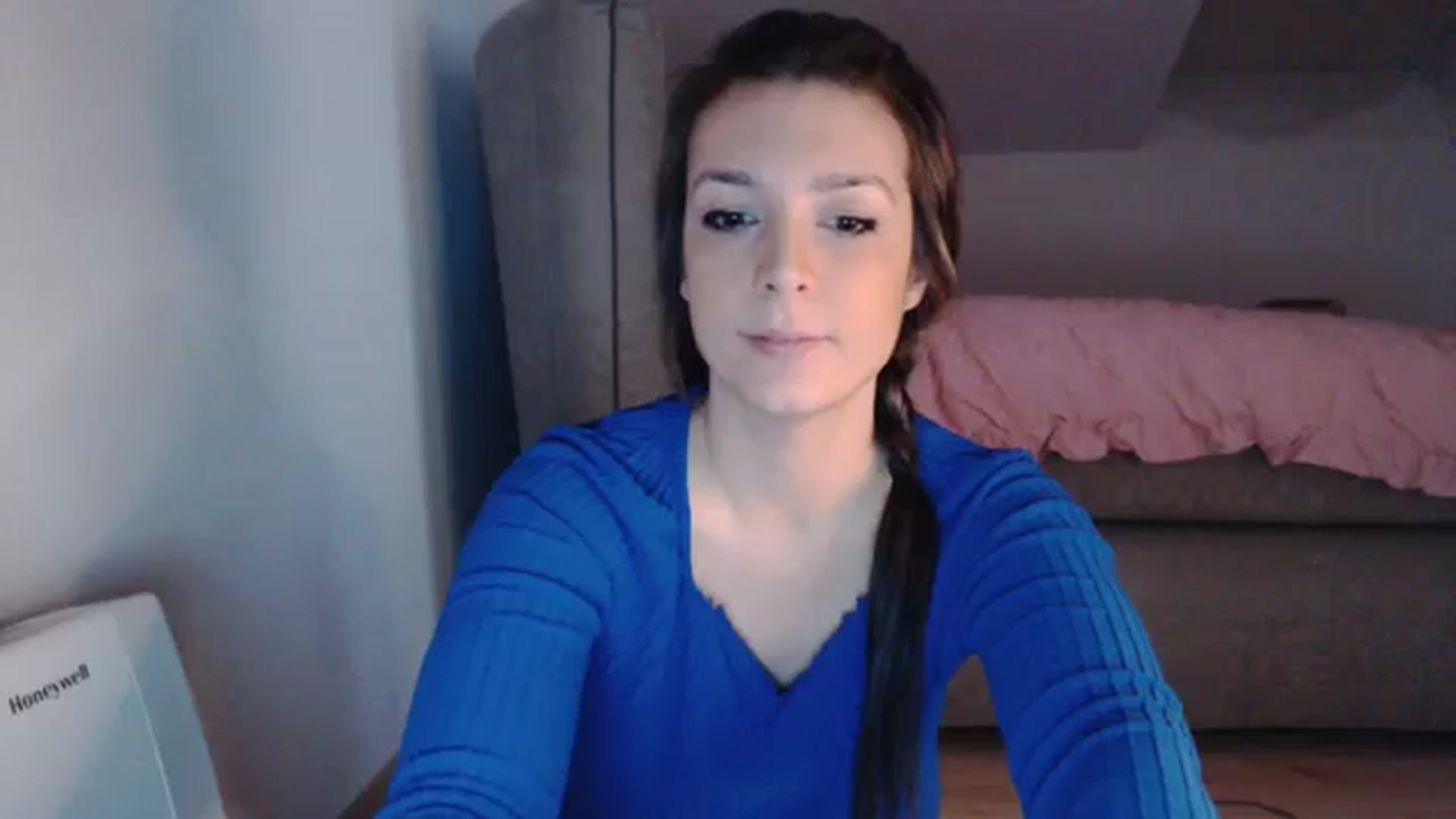 Gallery image thumbnail from AllleeS's myfreecams stream on, 02/14/2024, 15:12 image 2 of 20