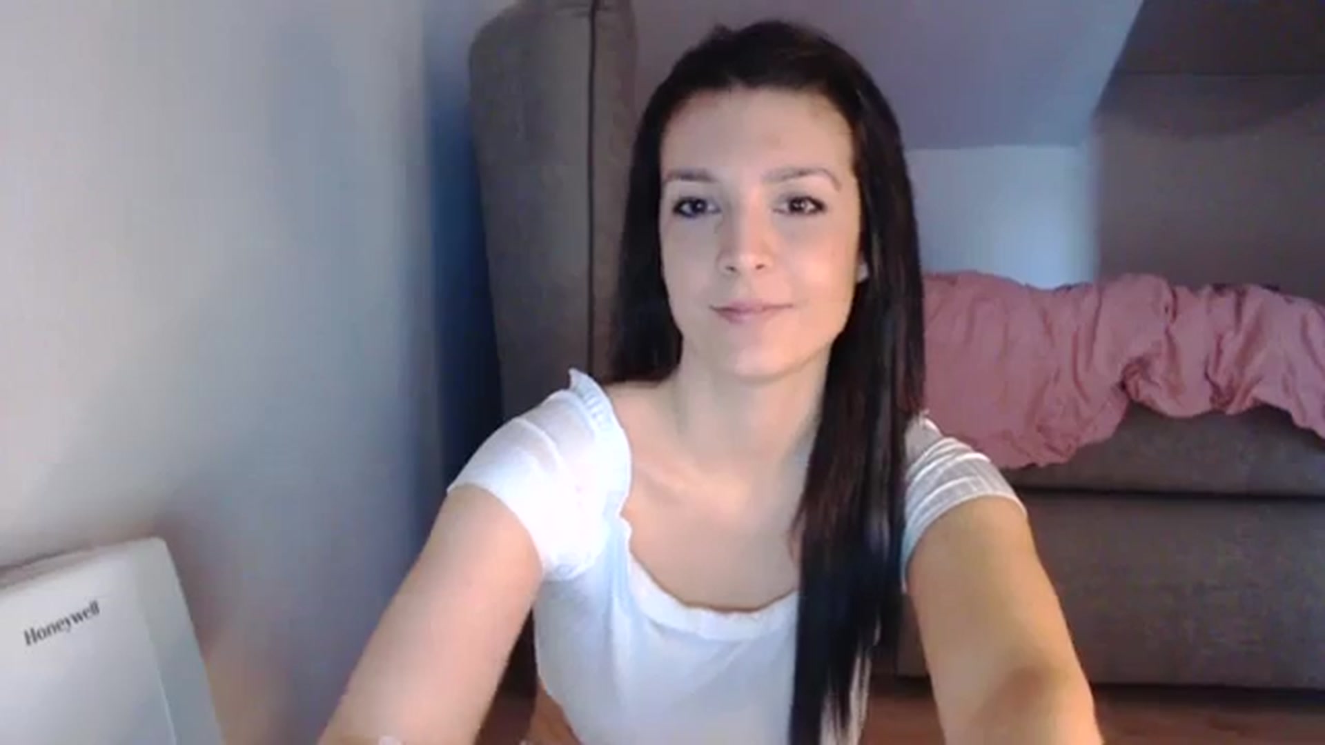 Gallery image thumbnail from AllleeS's myfreecams stream on, 02/20/2024, 13:57 image 14 of 20