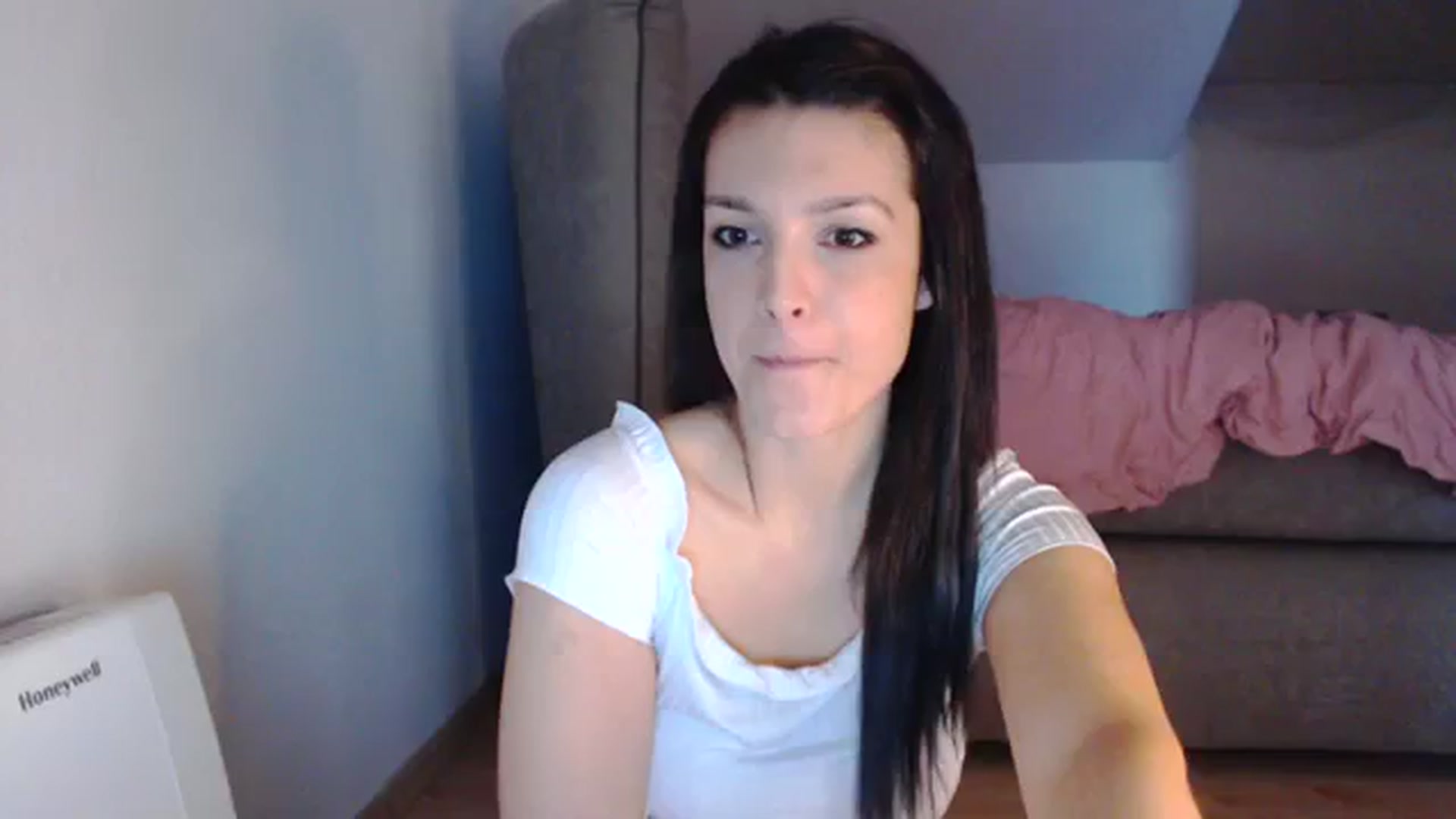 Gallery image thumbnail from AllleeS's myfreecams stream on, 02/20/2024, 13:57 image 5 of 20