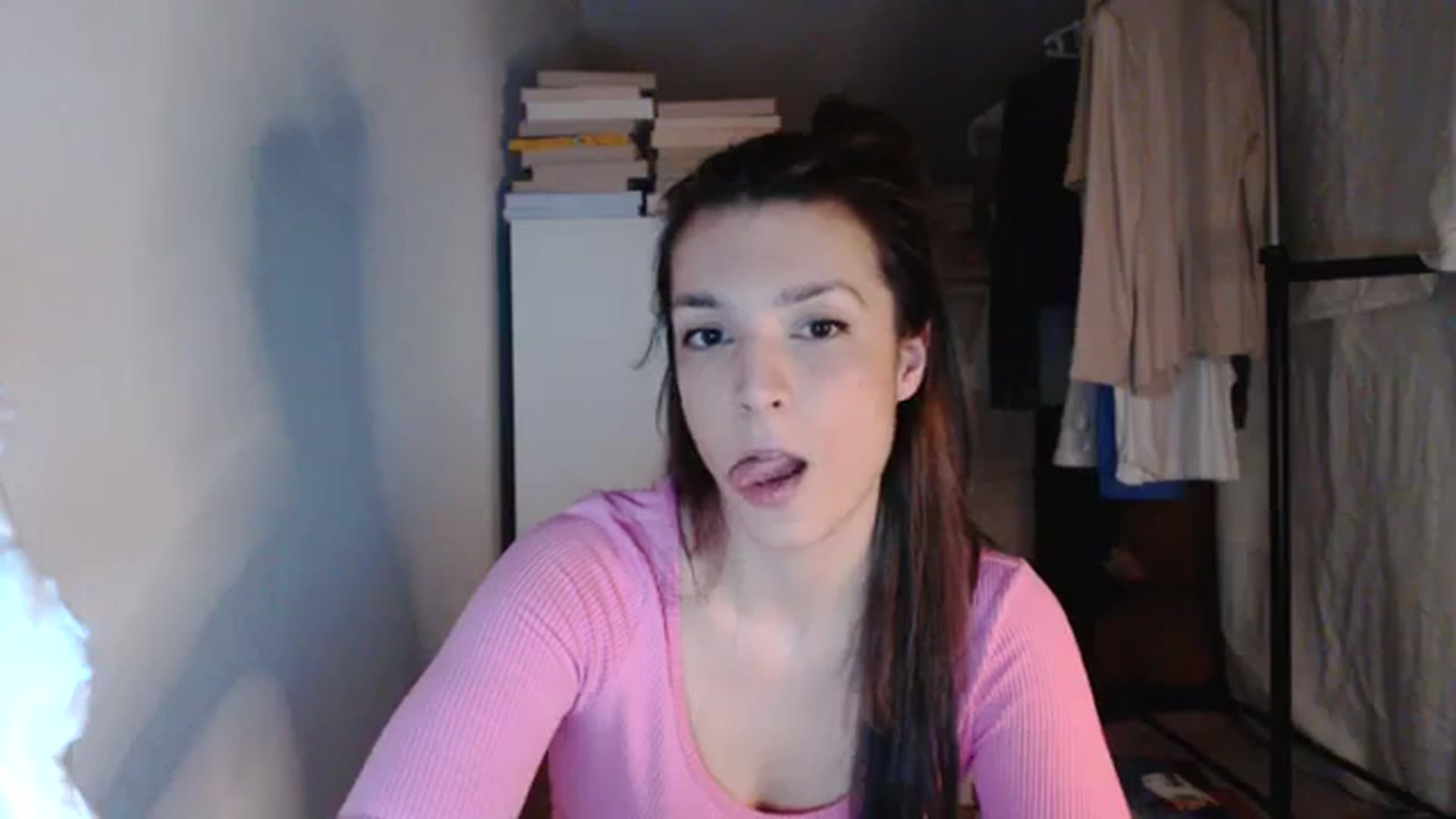 Gallery image thumbnail from AllleeS's myfreecams stream on, 03/07/2024, 14:57 image 10 of 20
