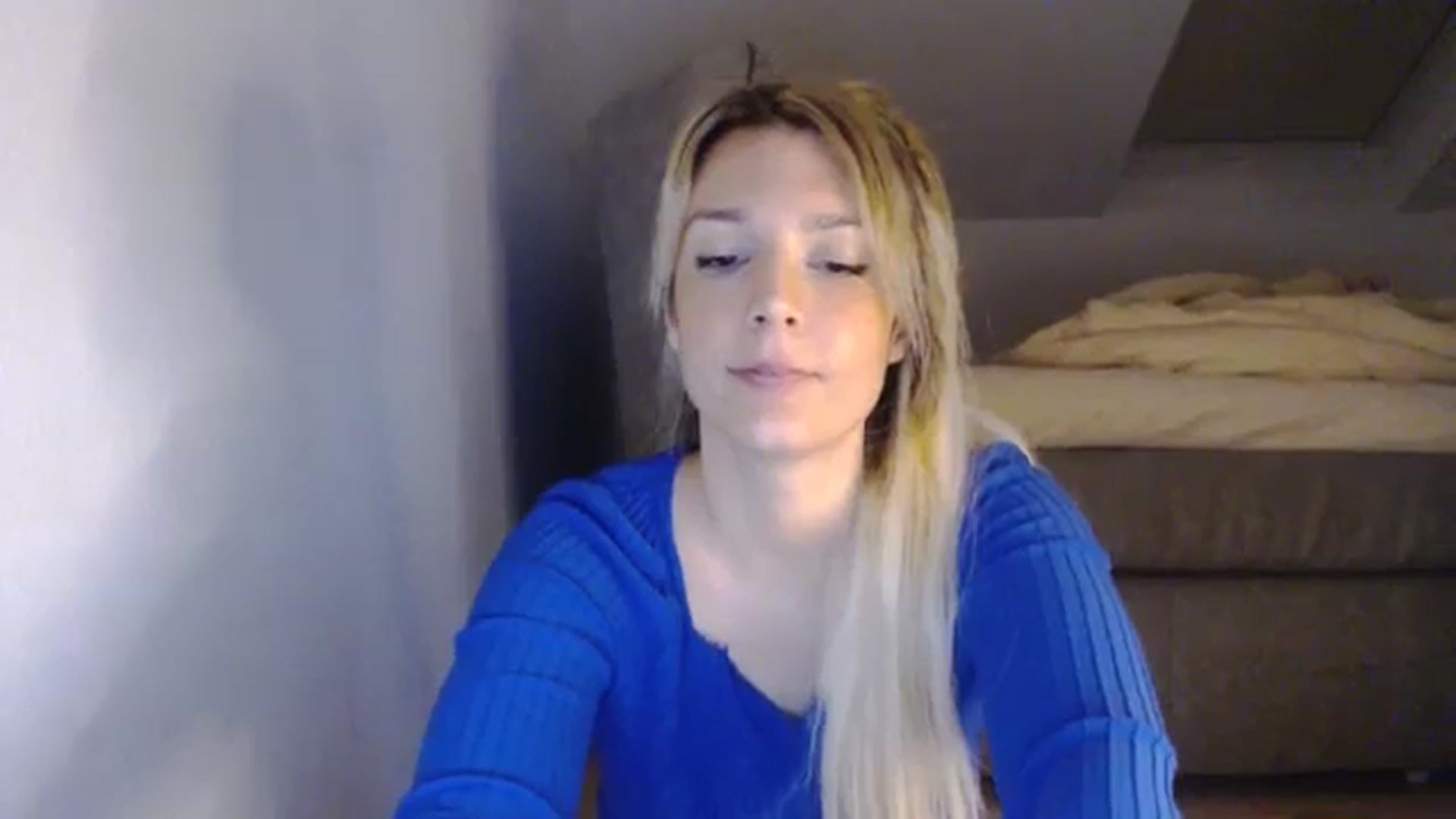 Gallery image thumbnail from AllleeS's myfreecams stream on, 05/21/2024, 13:47 image 14 of 20