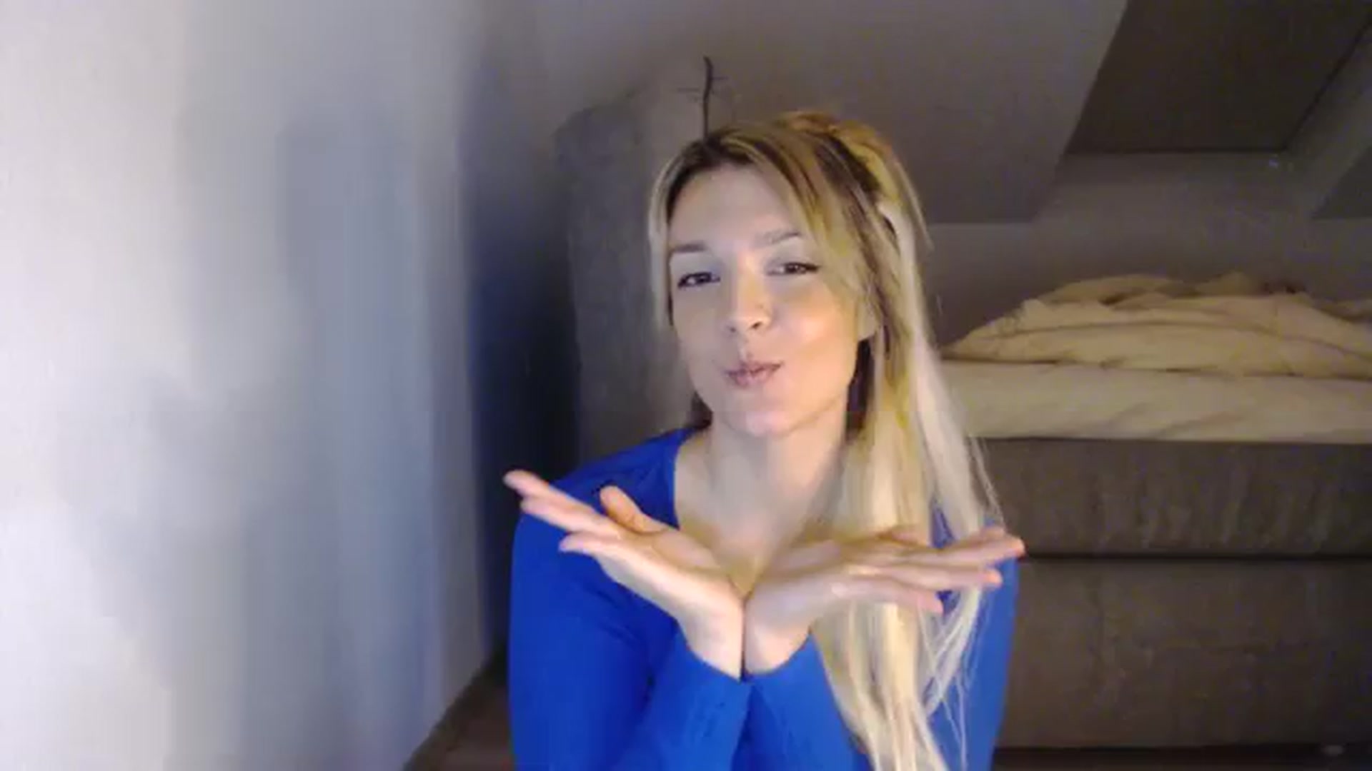 Gallery image thumbnail from AllleeS's myfreecams stream on, 05/21/2024, 13:47 image 13 of 20
