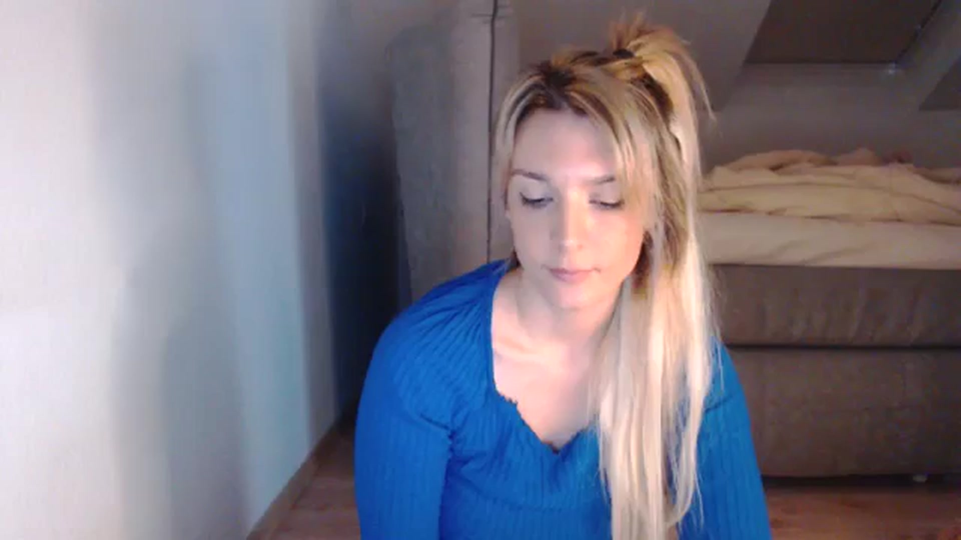 Gallery image thumbnail from AllleeS's myfreecams stream on, 05/21/2024, 13:47 image 5 of 20