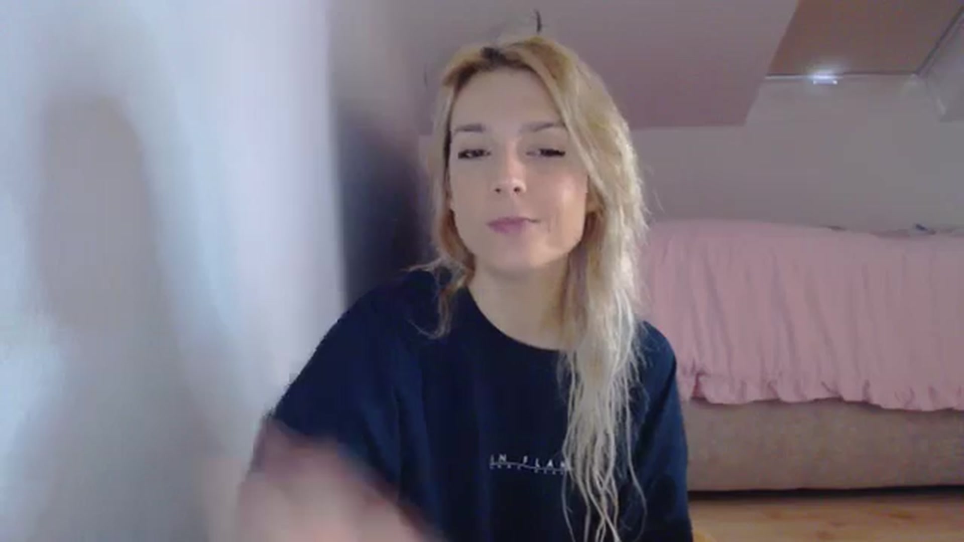 Gallery image thumbnail from AllleeS's myfreecams stream on, 08/31/2024, 12:04 image 12 of 20