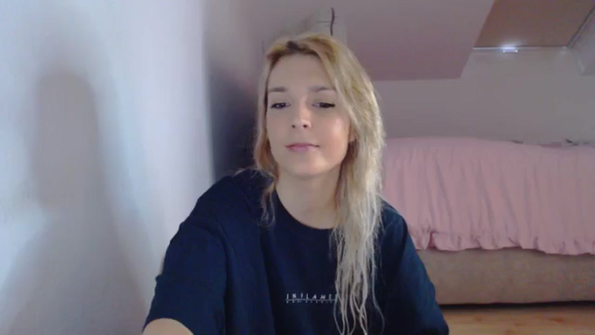 Gallery image thumbnail from AllleeS's myfreecams stream on, 08/31/2024, 12:04 image 9 of 20