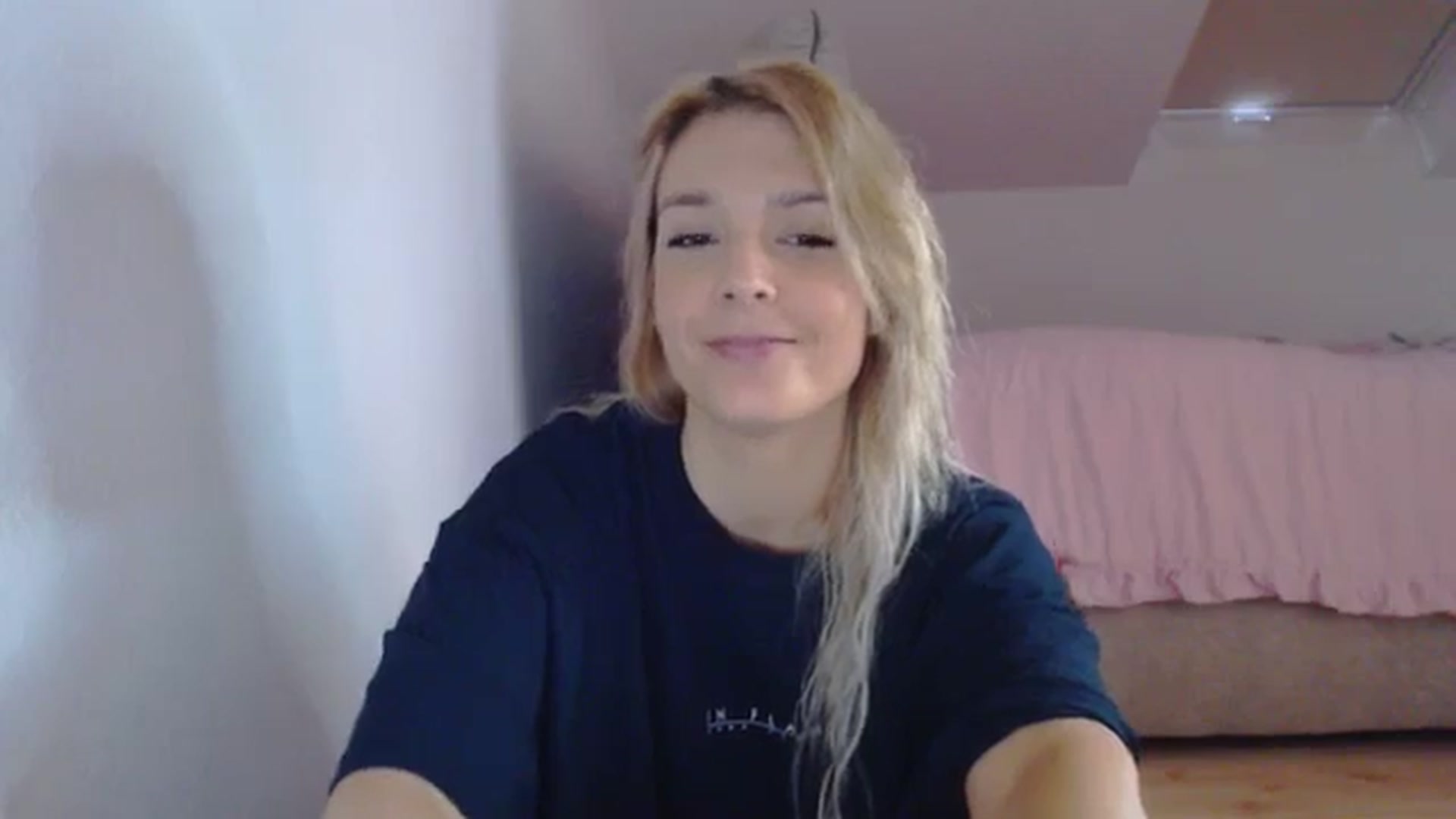 Gallery image thumbnail from AllleeS's myfreecams stream on, 08/31/2024, 12:04 image 17 of 20