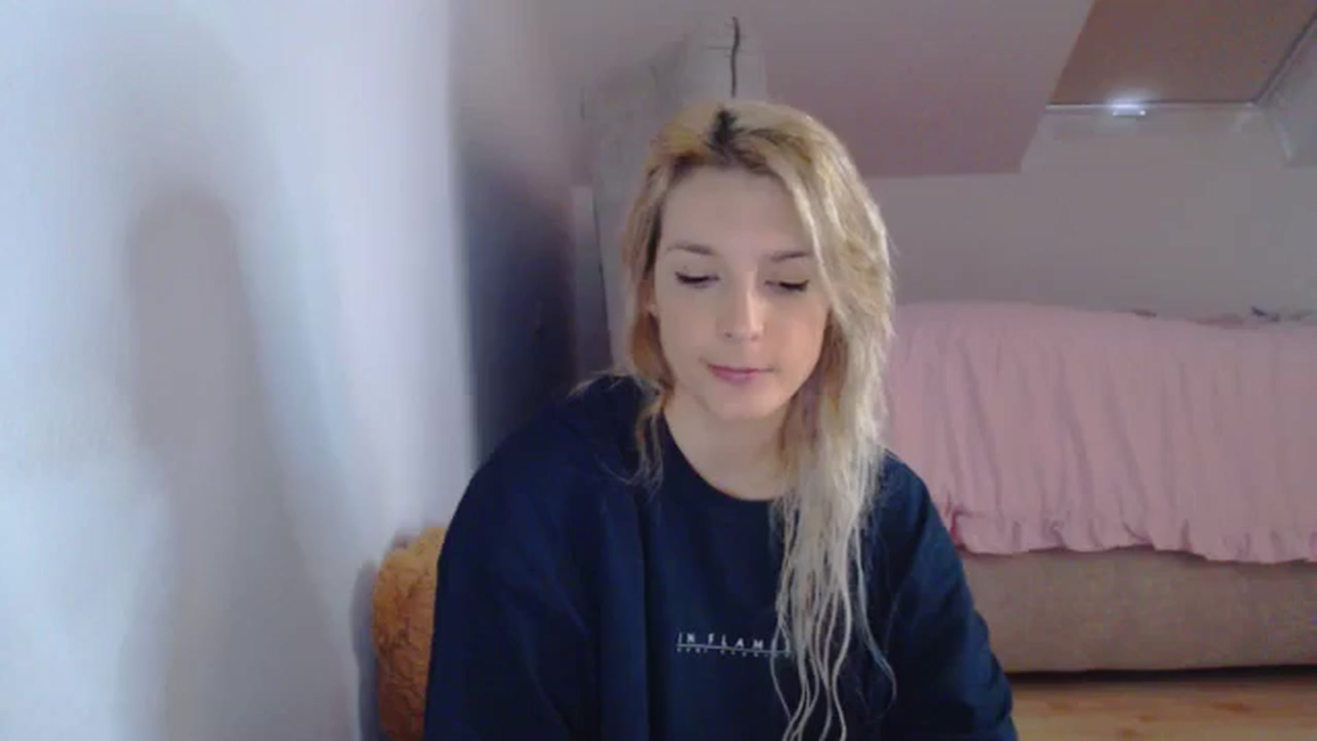 Gallery image thumbnail from AllleeS's myfreecams stream on, 08/31/2024, 12:04 image 10 of 20