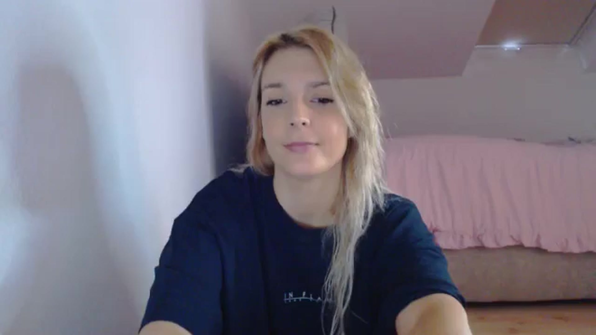 Gallery image thumbnail from AllleeS's myfreecams stream on, 08/31/2024, 12:04 image 18 of 20