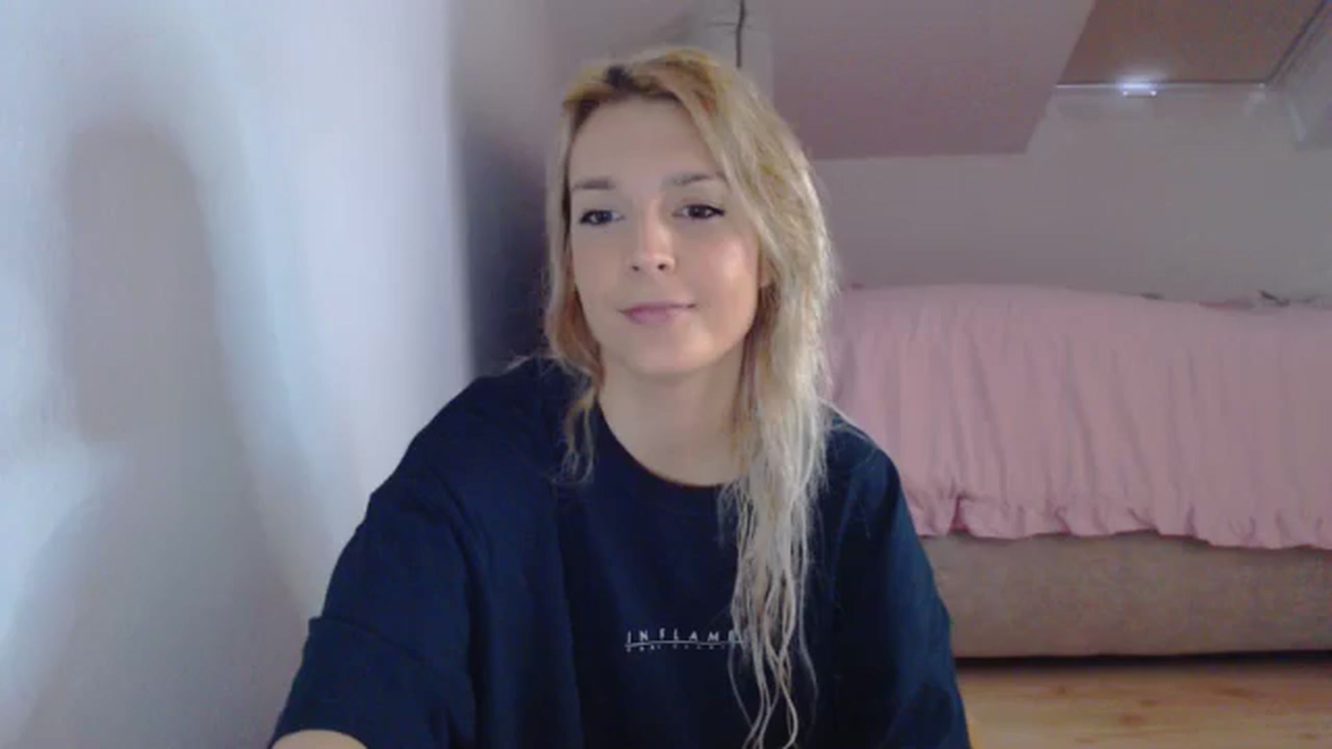Gallery image thumbnail from AllleeS's myfreecams stream on, 08/31/2024, 12:04 image 8 of 20