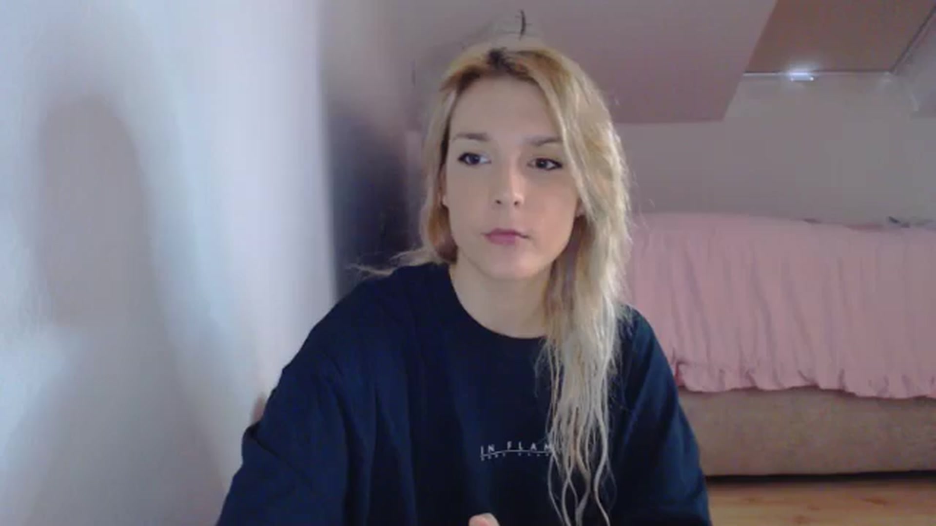 Gallery image thumbnail from AllleeS's myfreecams stream on, 08/31/2024, 12:04 image 14 of 20