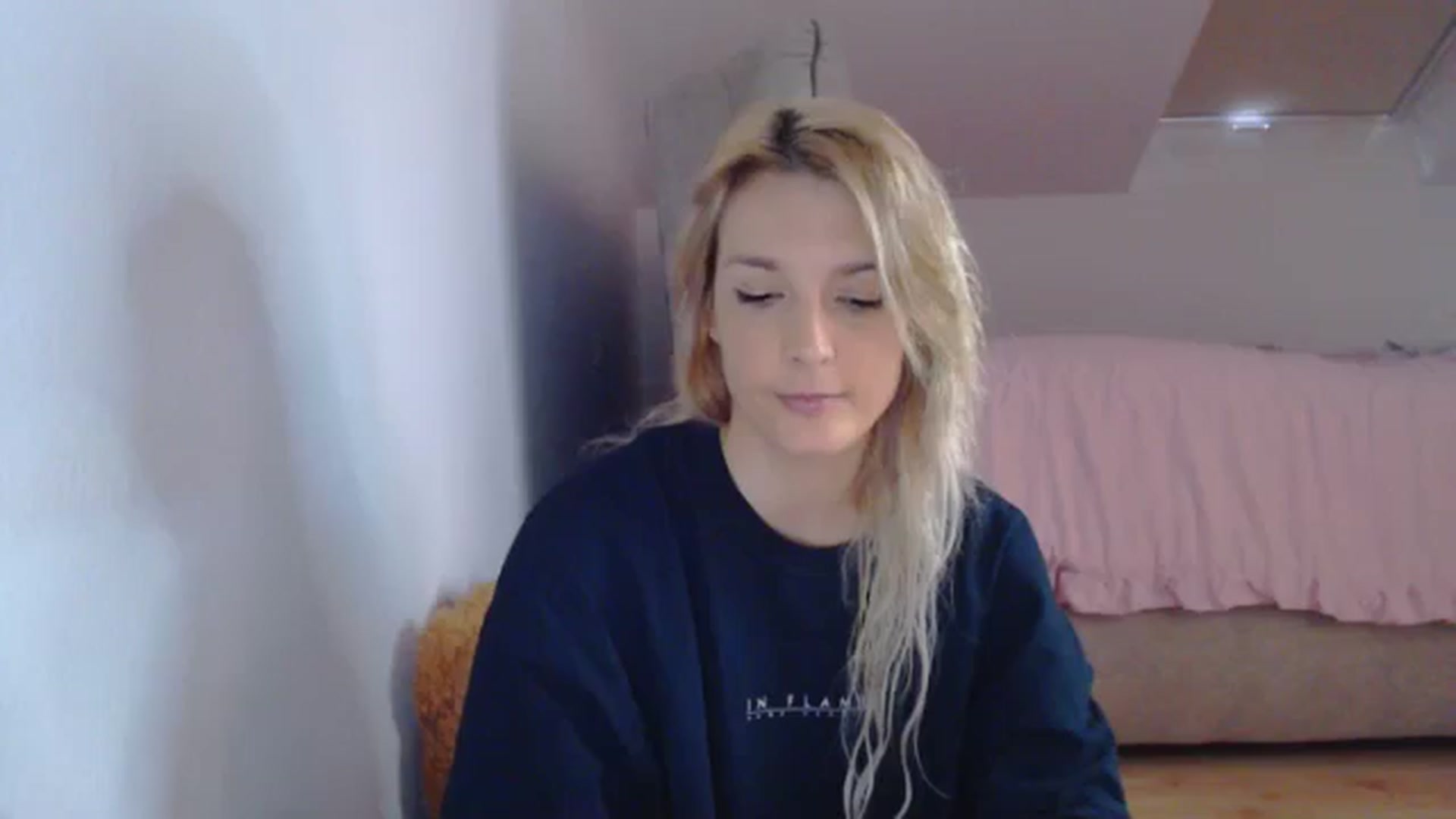 Gallery image thumbnail from AllleeS's myfreecams stream on, 08/31/2024, 12:04 image 19 of 20