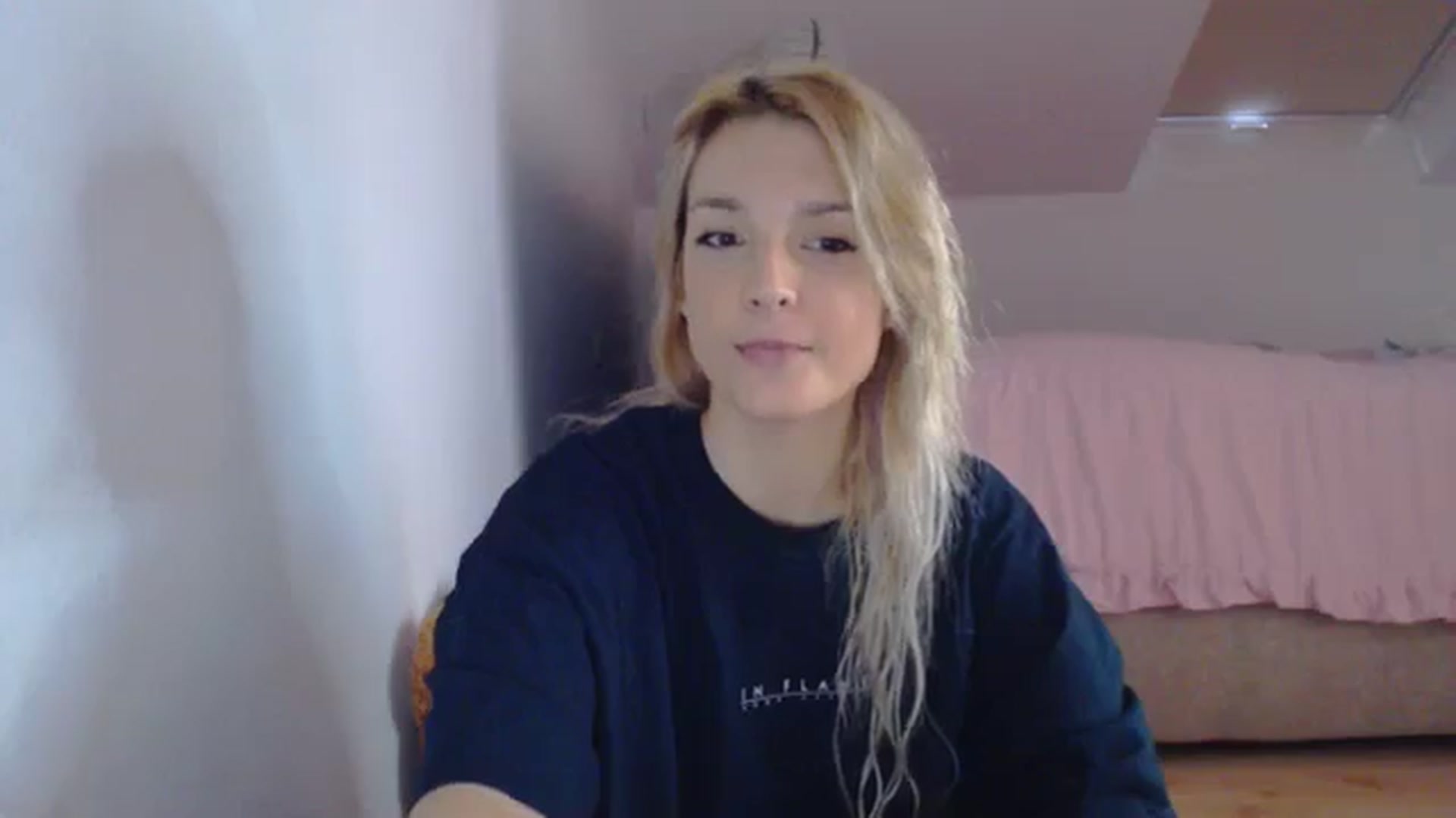 Gallery image thumbnail from AllleeS's myfreecams stream on, 08/31/2024, 12:04 image 15 of 20