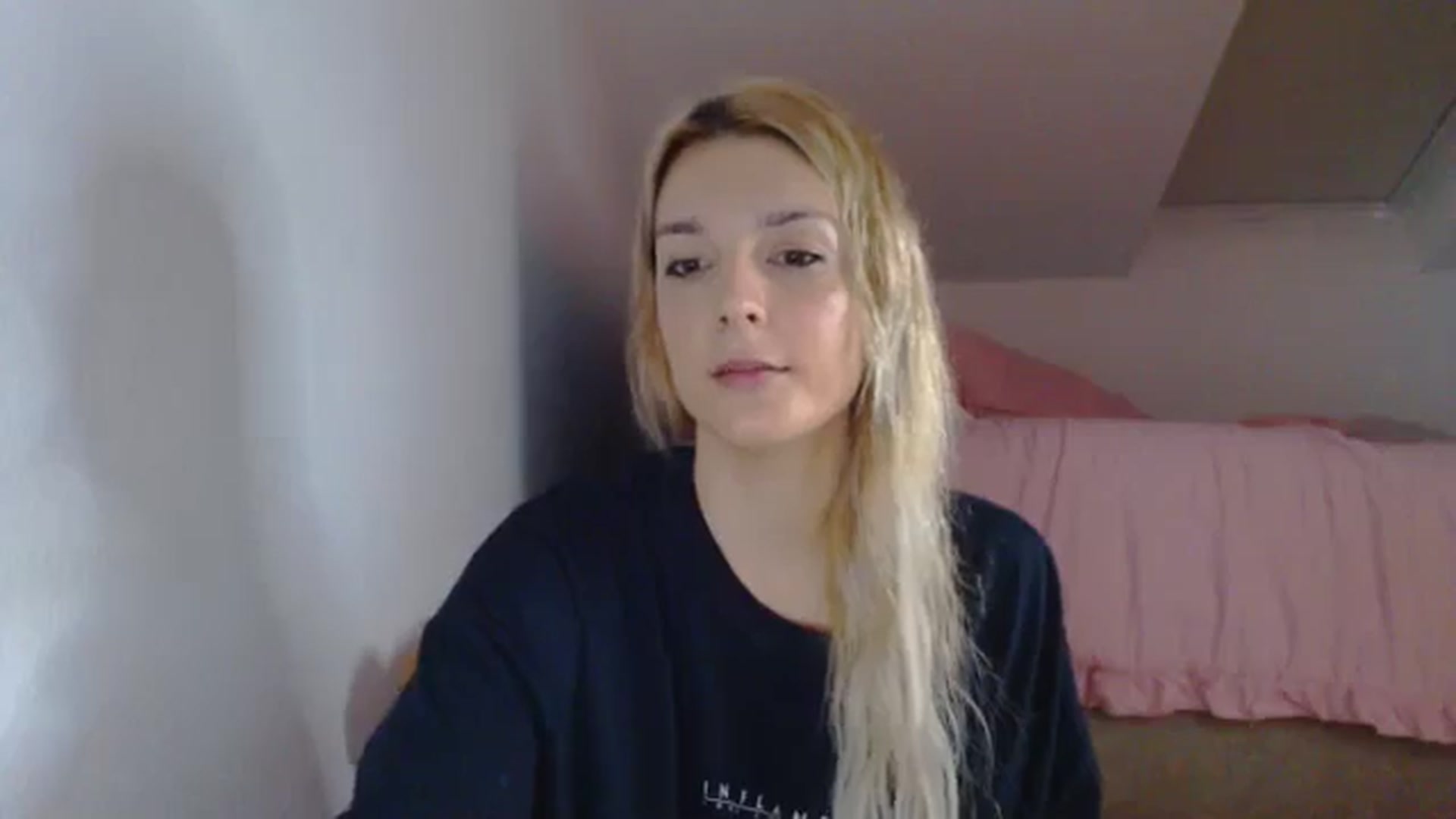 Gallery image thumbnail from AllleeS's myfreecams stream on, 09/04/2024, 13:07 image 15 of 20