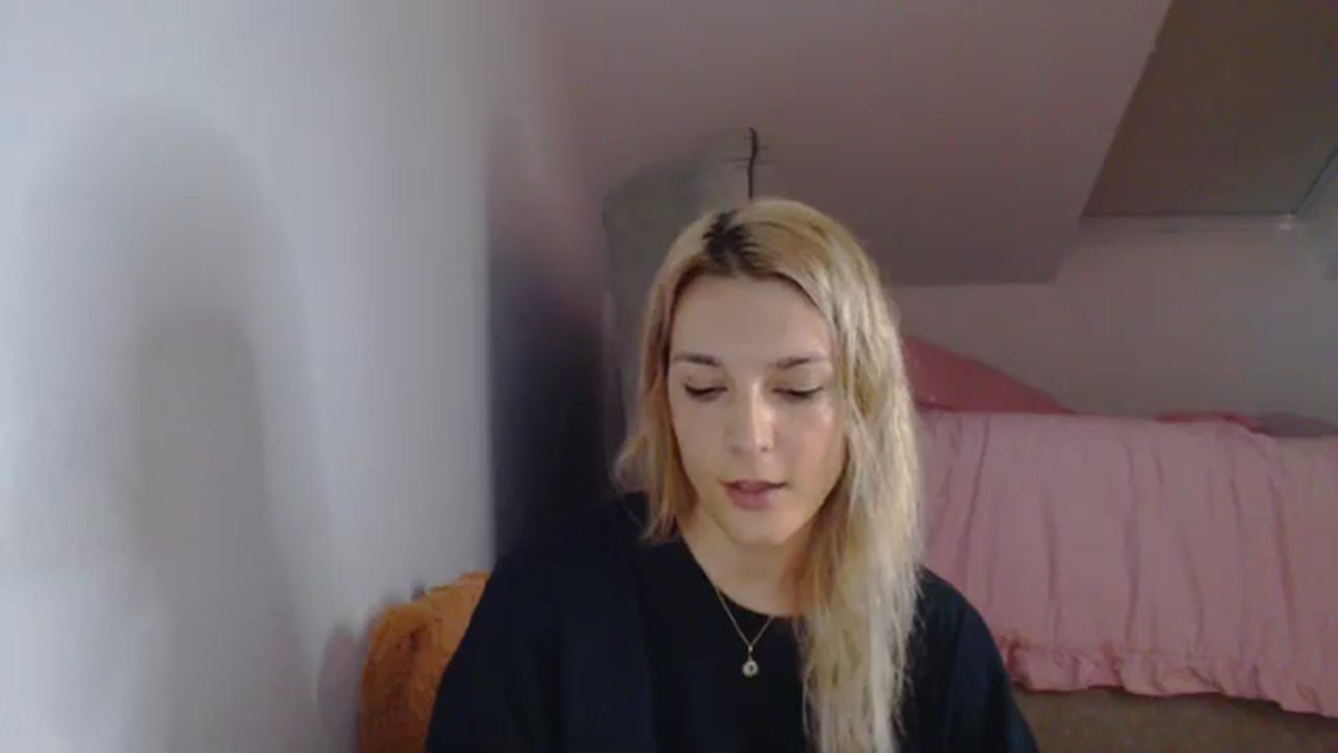 Gallery image thumbnail from AllleeS's myfreecams stream on, 09/04/2024, 13:07 image 9 of 20