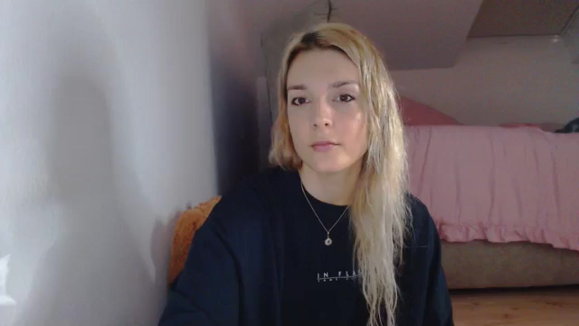 Gallery image thumbnail from AllleeS's myfreecams stream on, 09/04/2024, 13:07 image 1 of 20