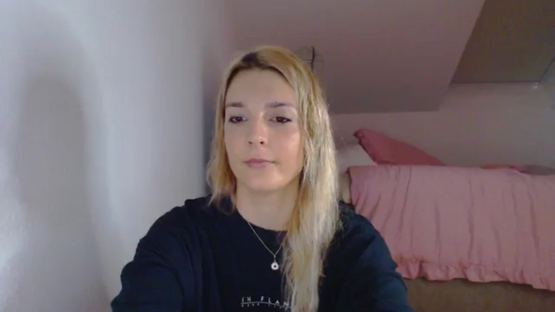 Gallery image thumbnail from AllleeS's myfreecams stream on, 09/04/2024, 13:07 image 11 of 20
