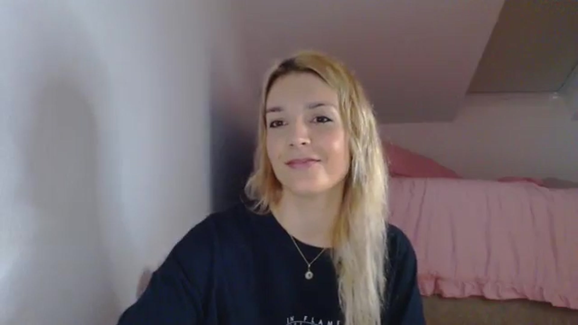 Gallery image thumbnail from AllleeS's myfreecams stream on, 09/04/2024, 13:07 image 8 of 20