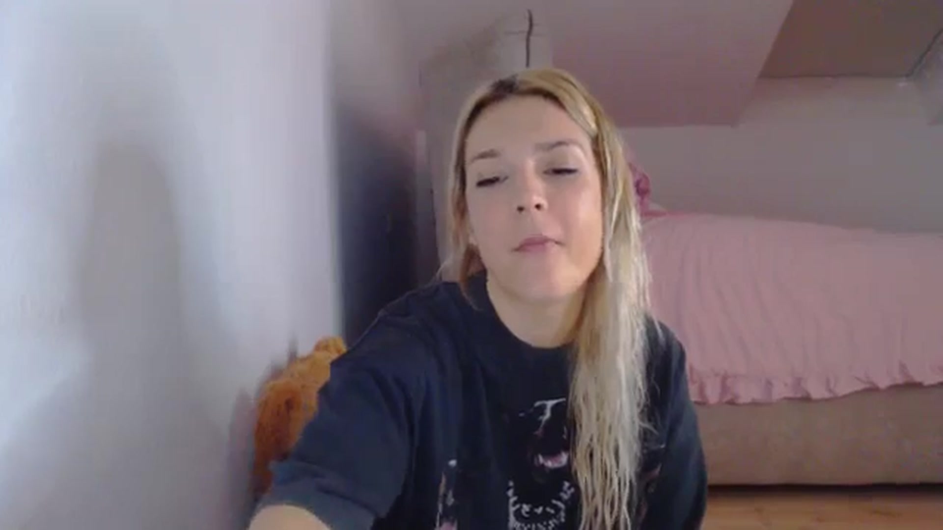 Gallery image thumbnail from AllleeS's myfreecams stream on, 09/05/2024, 13:04 image 2 of 20