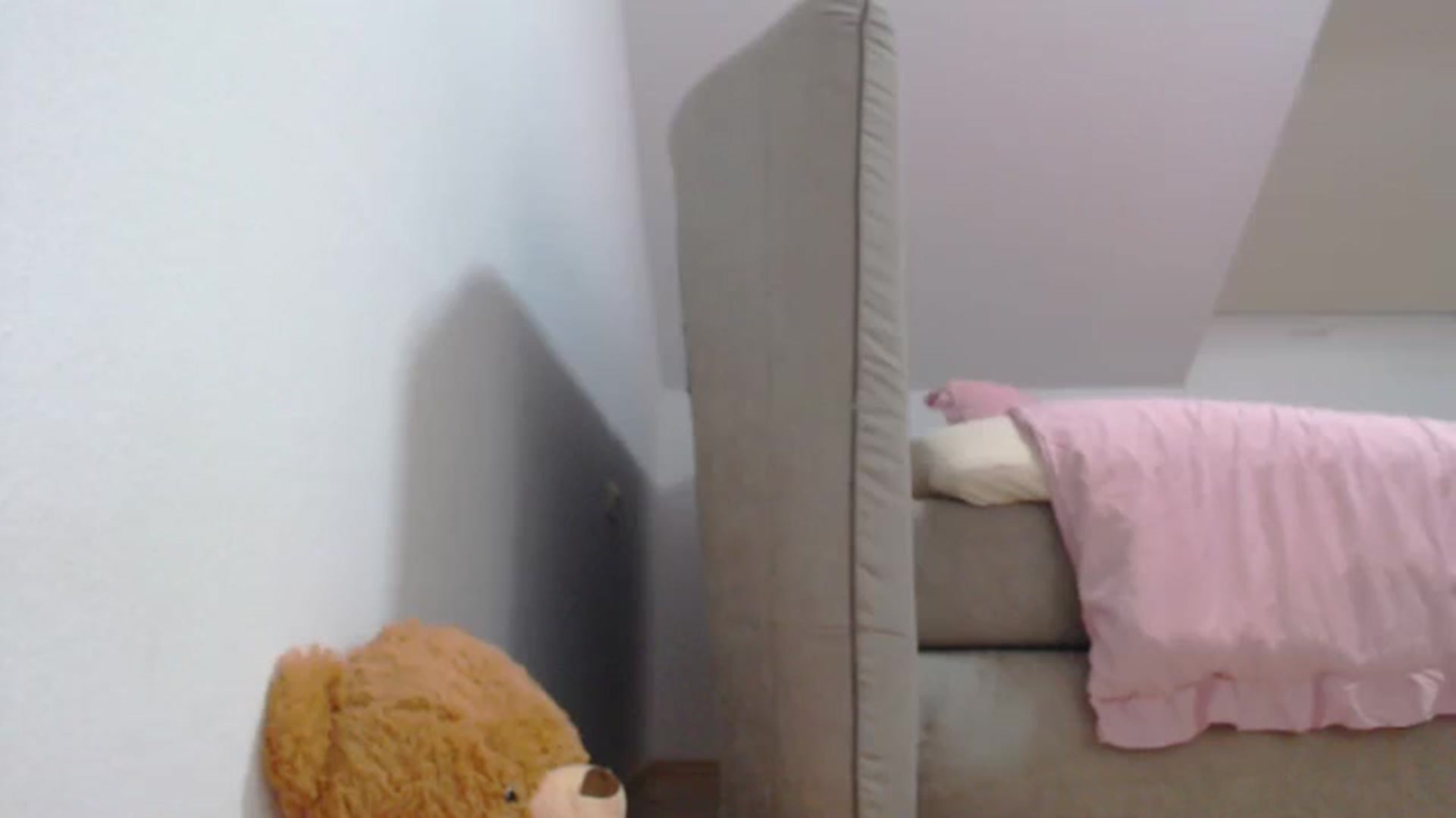 Gallery image thumbnail from AllleeS's myfreecams stream on, 09/06/2024, 14:07 image 15 of 20