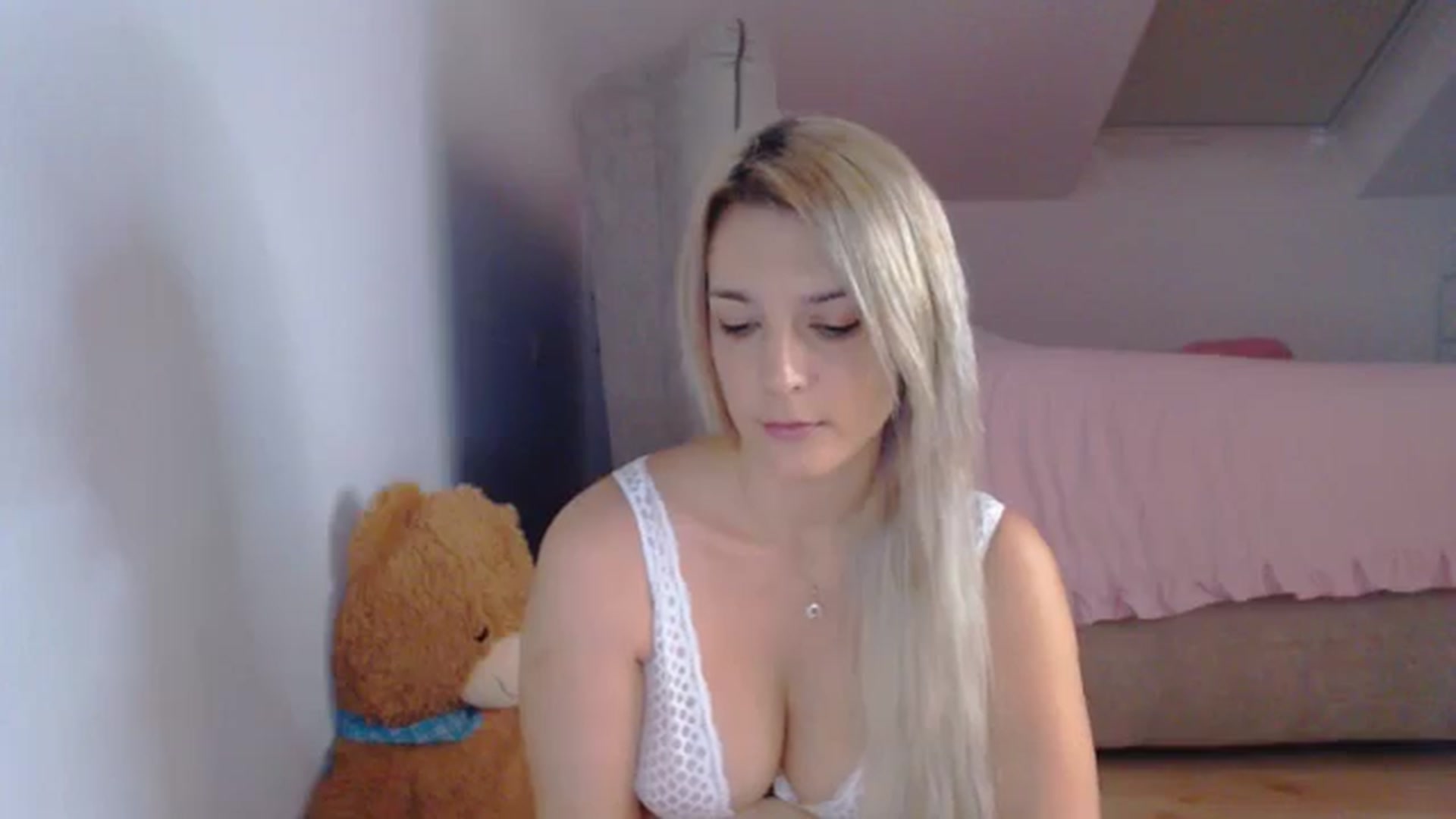 Gallery image thumbnail from AllleeS's myfreecams stream on, 09/07/2024, 13:48 image 4 of 20