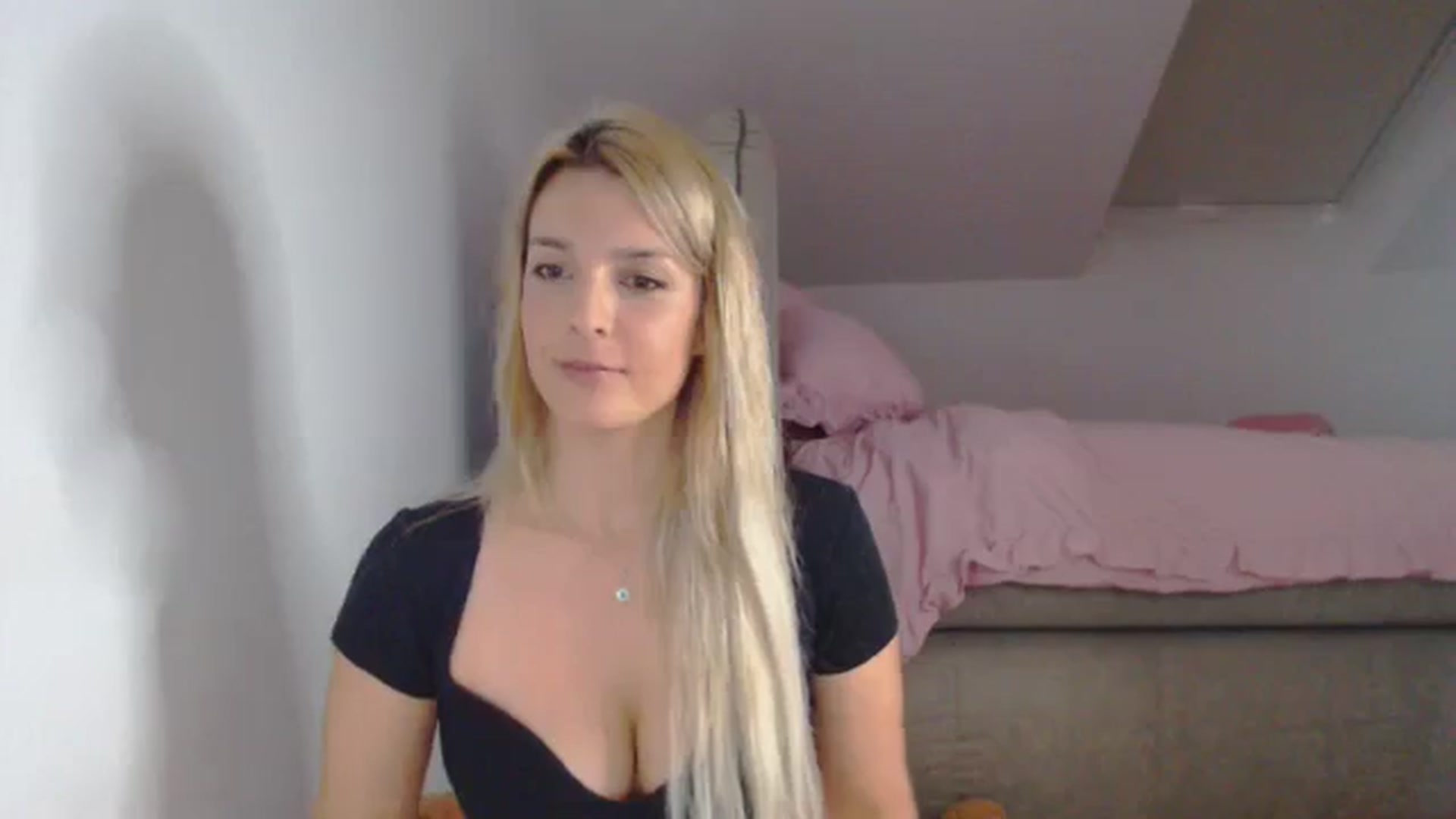 Gallery image thumbnail from AllleeS's myfreecams stream on, 09/11/2024, 13:58 image 15 of 20