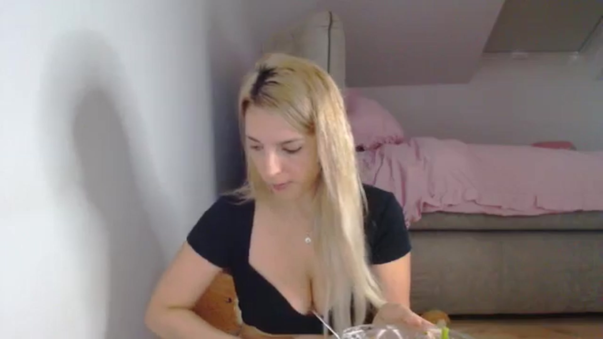 Gallery image thumbnail from AllleeS's myfreecams stream on, 09/11/2024, 13:58 image 11 of 20