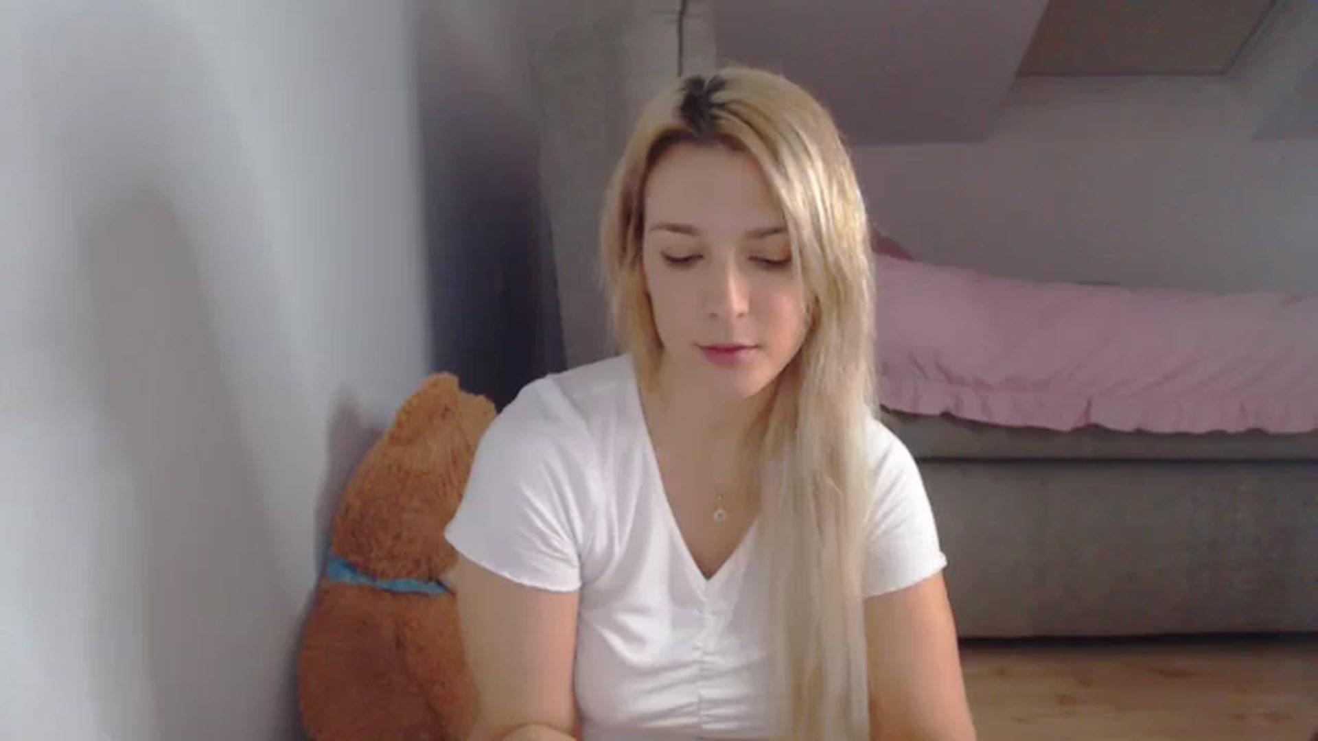 Gallery image thumbnail from AllleeS's myfreecams stream on, 09/12/2024, 13:13 image 1 of 20