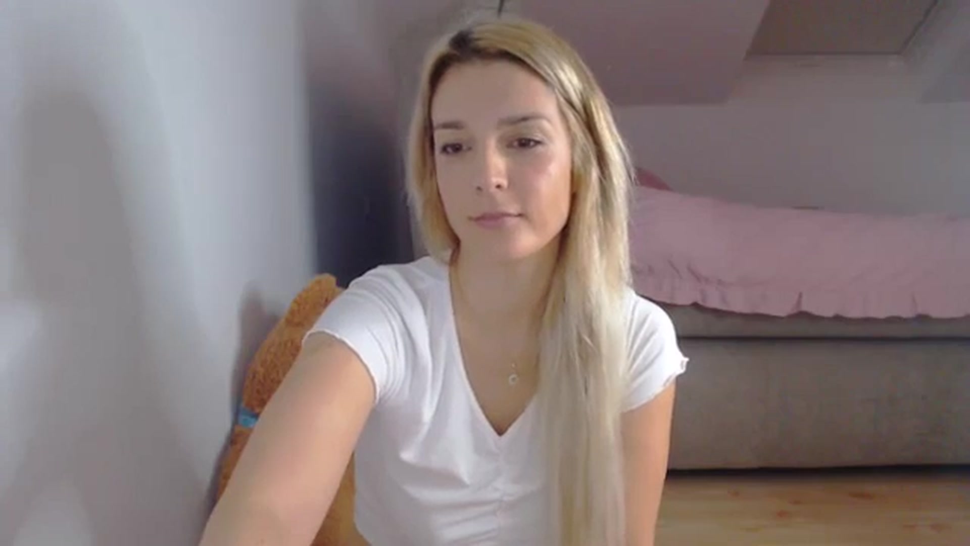 Gallery image thumbnail from AllleeS's myfreecams stream on, 09/12/2024, 13:13 image 8 of 20