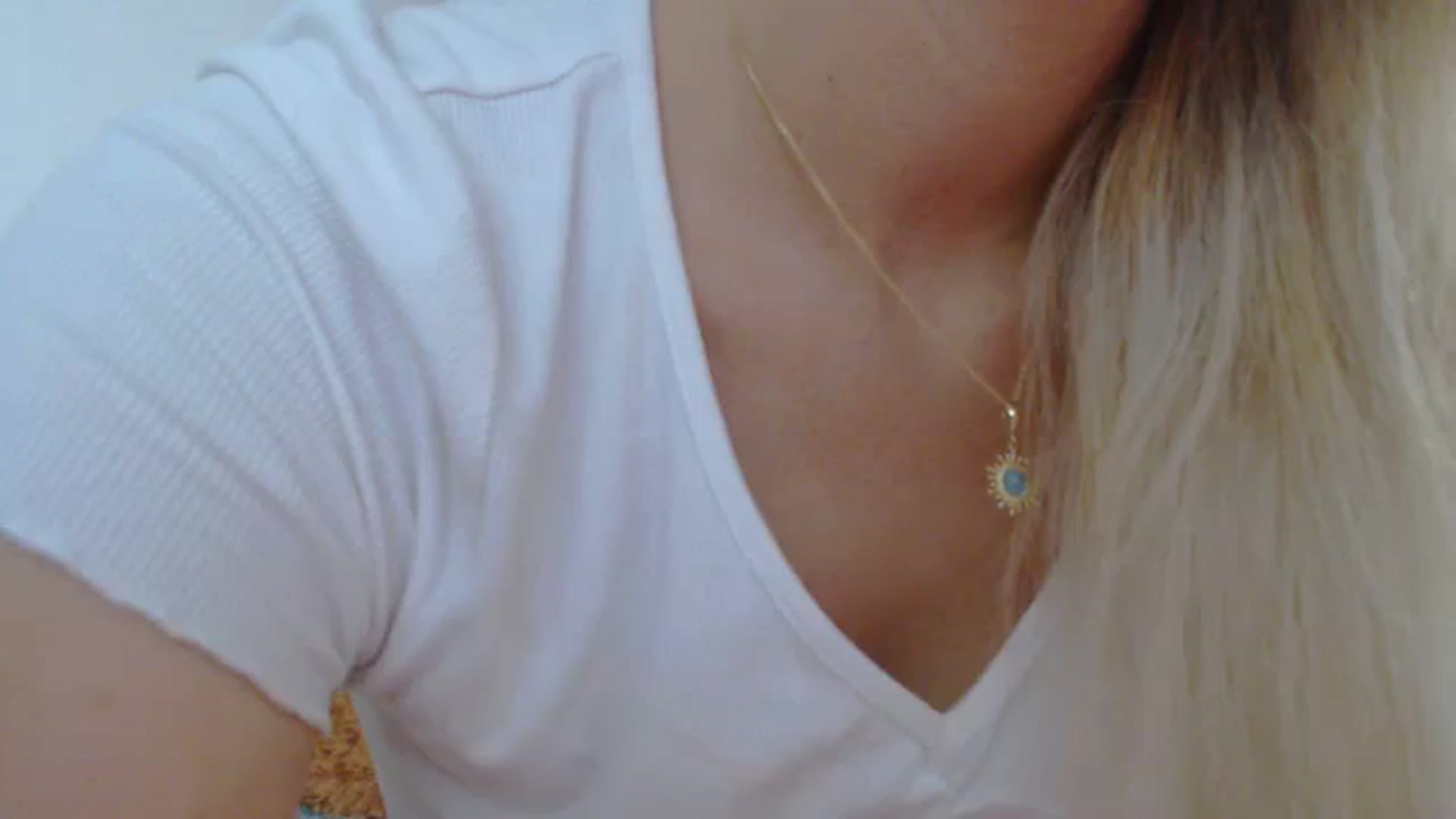 Gallery image thumbnail from AllleeS's myfreecams stream on, 09/12/2024, 13:13 image 16 of 20