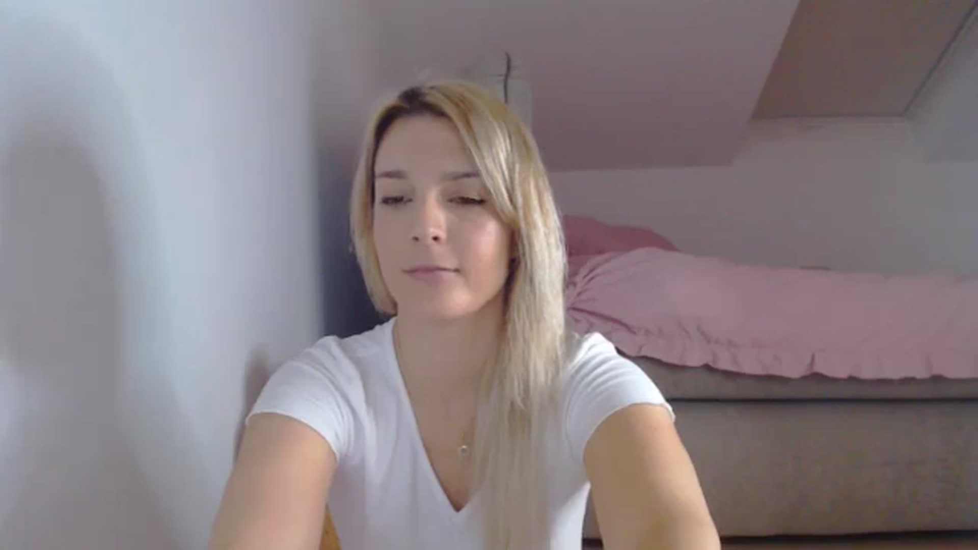 Gallery image thumbnail from AllleeS's myfreecams stream on, 09/12/2024, 13:13 image 15 of 20