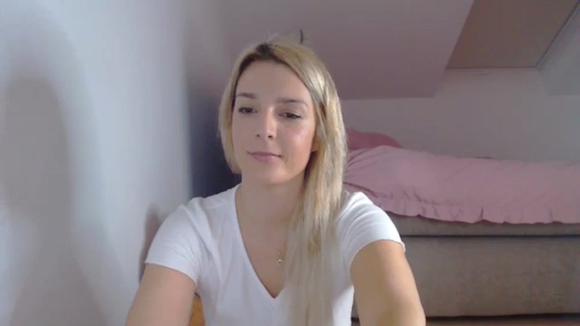 Gallery image thumbnail from AllleeS's myfreecams stream on, 09/12/2024, 13:13 image 14 of 20