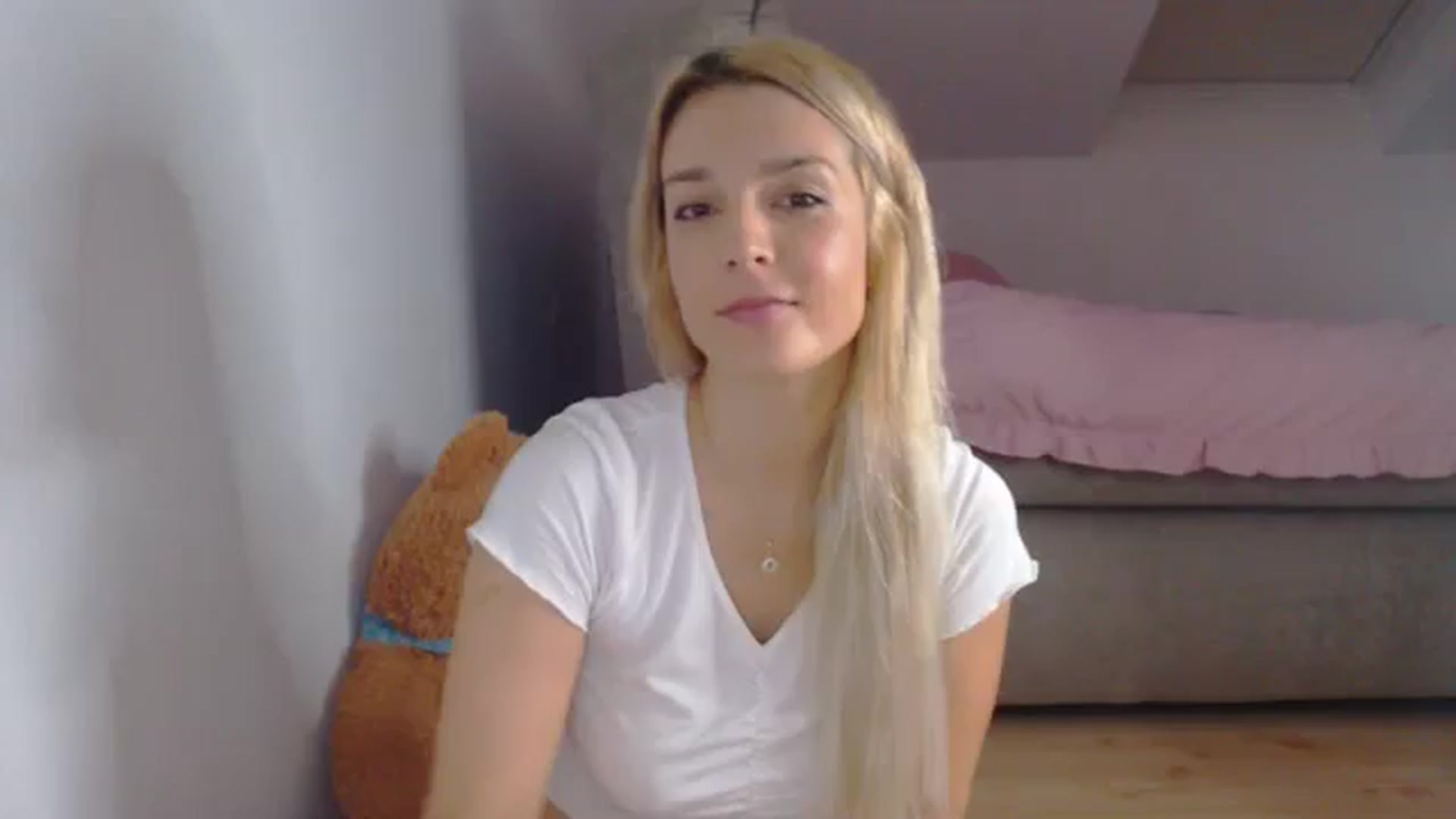 Gallery image thumbnail from AllleeS's myfreecams stream on, 09/12/2024, 13:13 image 5 of 20