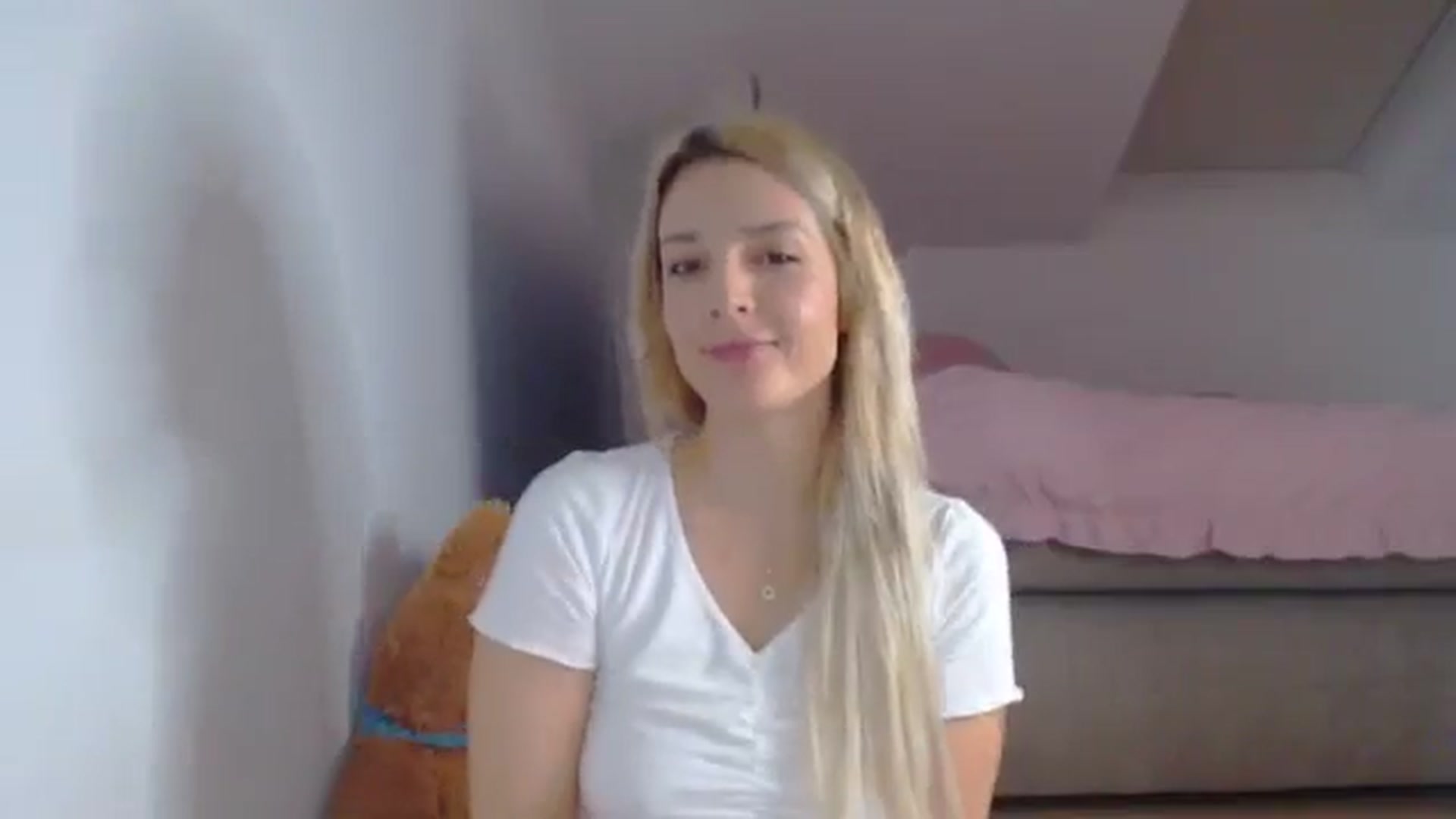 Gallery image thumbnail from AllleeS's myfreecams stream on, 09/12/2024, 13:13 image 13 of 20
