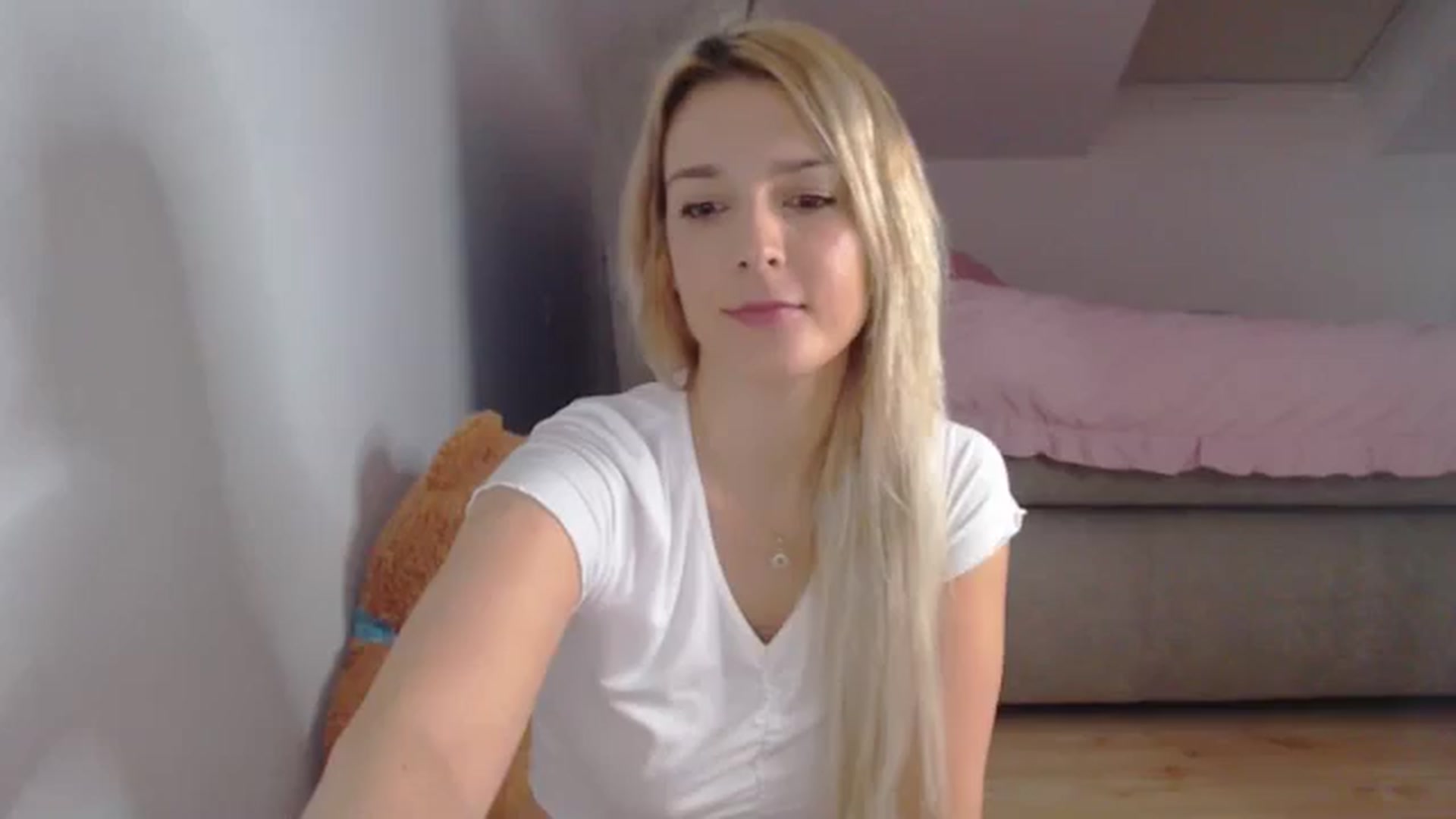 Gallery image thumbnail from AllleeS's myfreecams stream on, 09/12/2024, 13:13 image 7 of 20