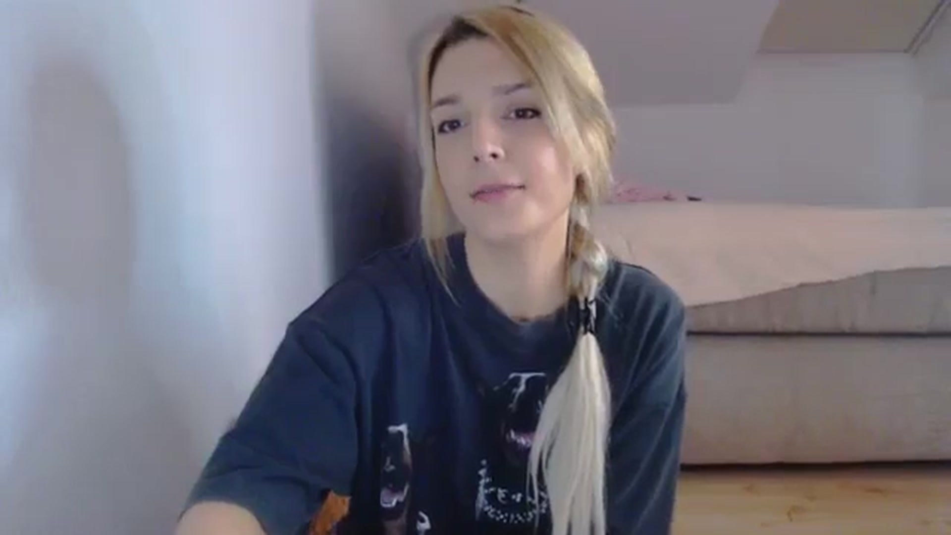 Gallery image thumbnail from AllleeS's myfreecams stream on, 09/17/2024, 14:07 image 13 of 20