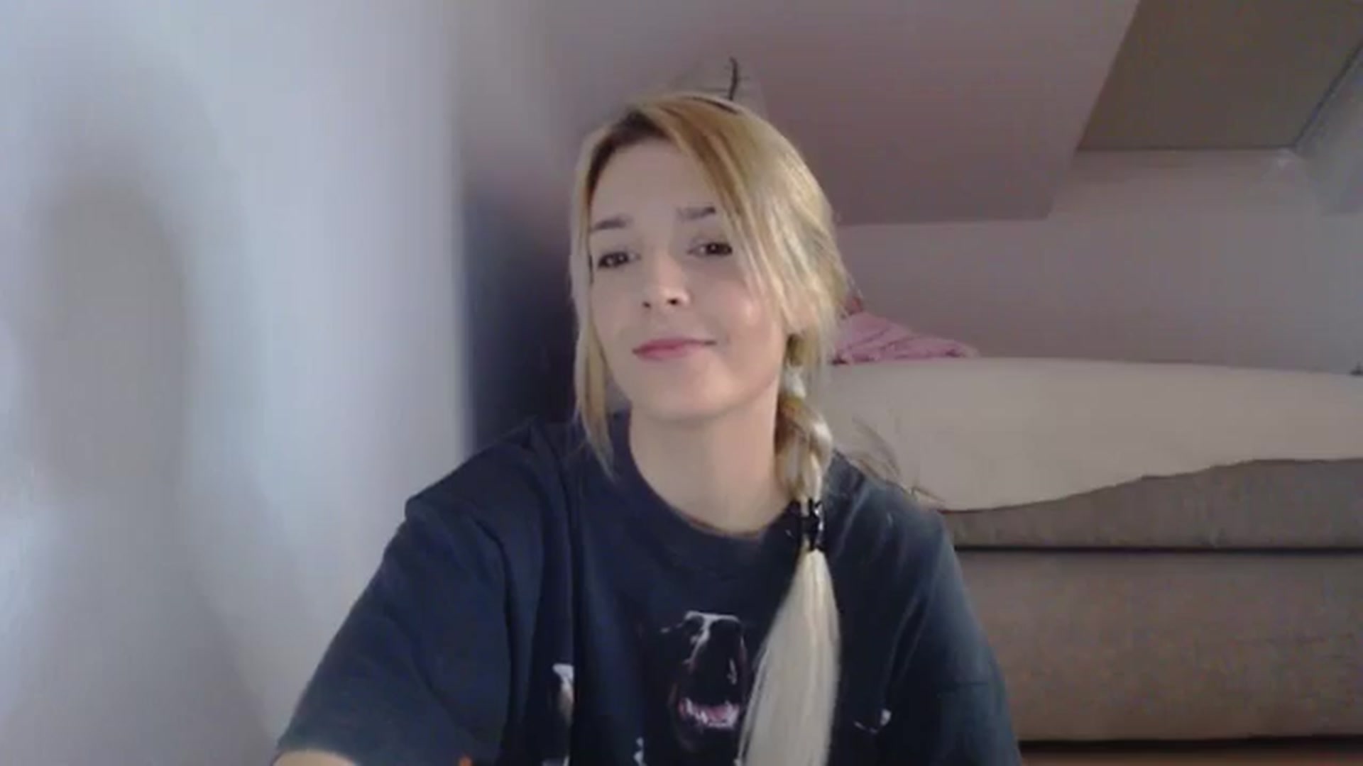Gallery image thumbnail from AllleeS's myfreecams stream on, 09/17/2024, 14:07 image 4 of 20
