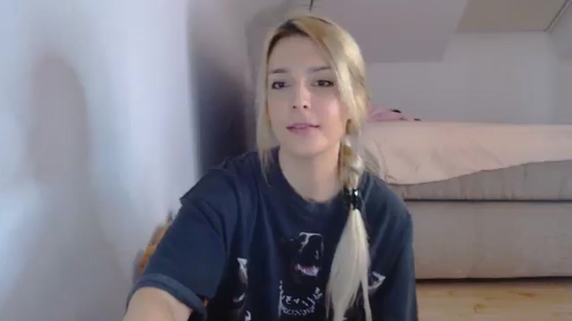Gallery image thumbnail from AllleeS's myfreecams stream on, 09/17/2024, 14:07 image 14 of 20