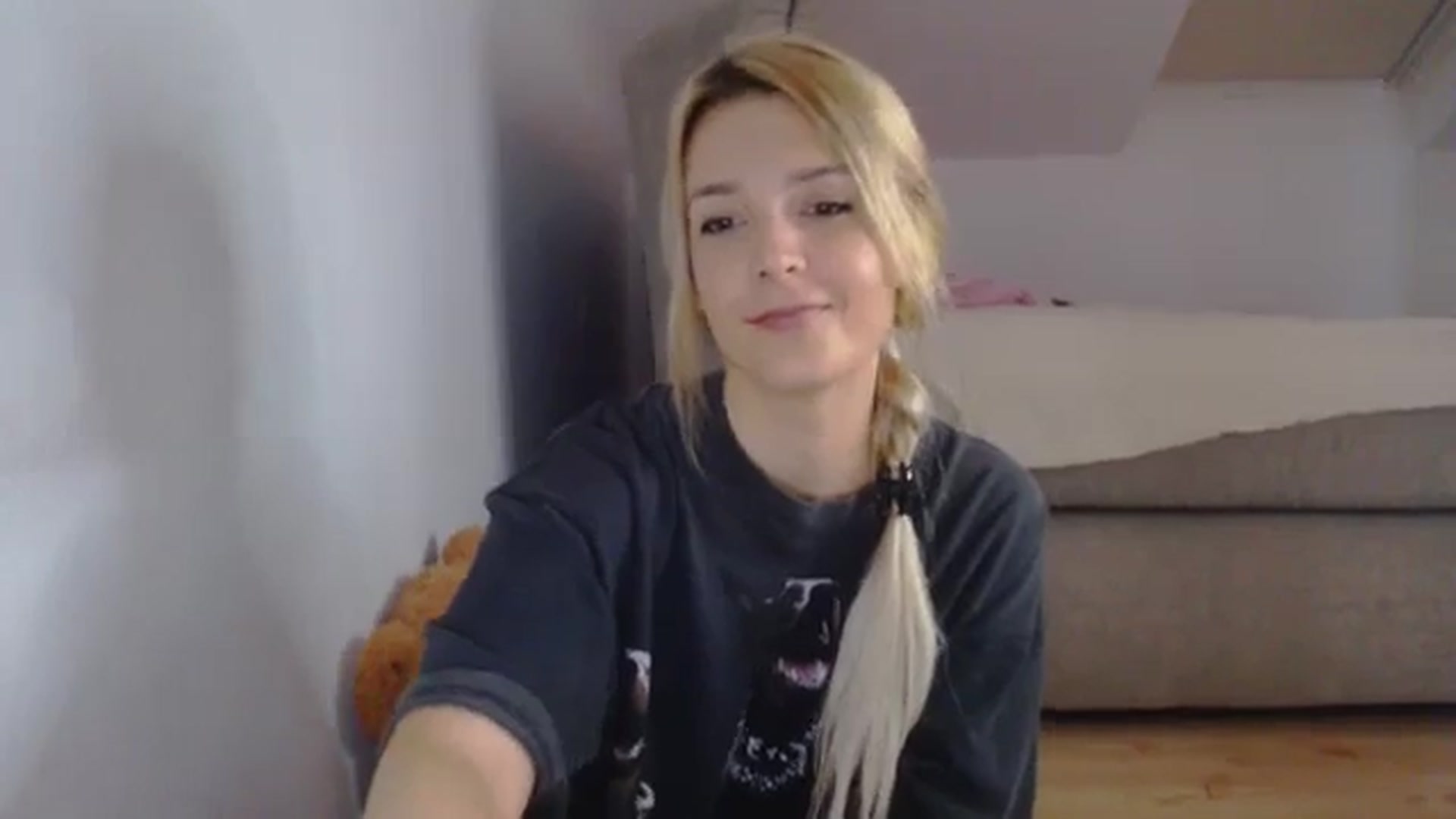 Gallery image thumbnail from AllleeS's myfreecams stream on, 09/17/2024, 14:07 image 16 of 20