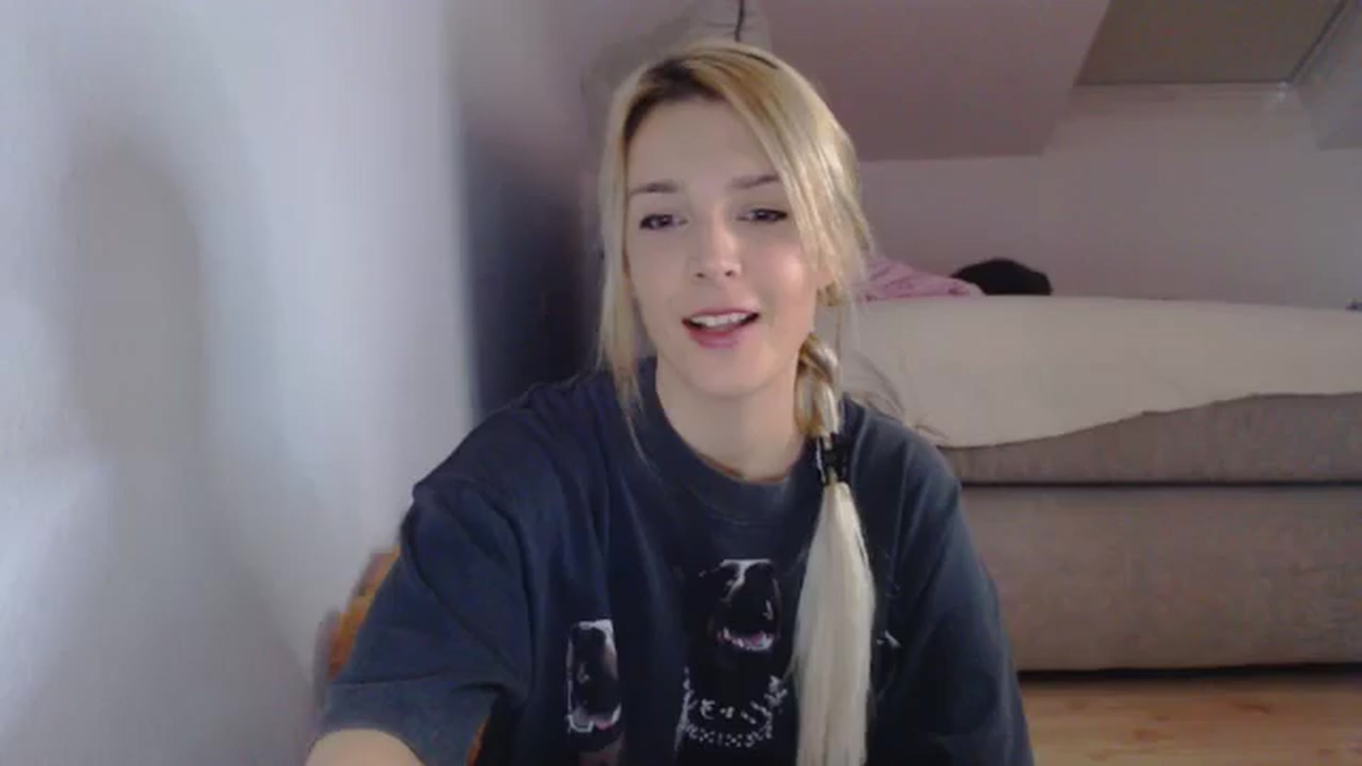 Gallery image thumbnail from AllleeS's myfreecams stream on, 09/17/2024, 14:07 image 1 of 20