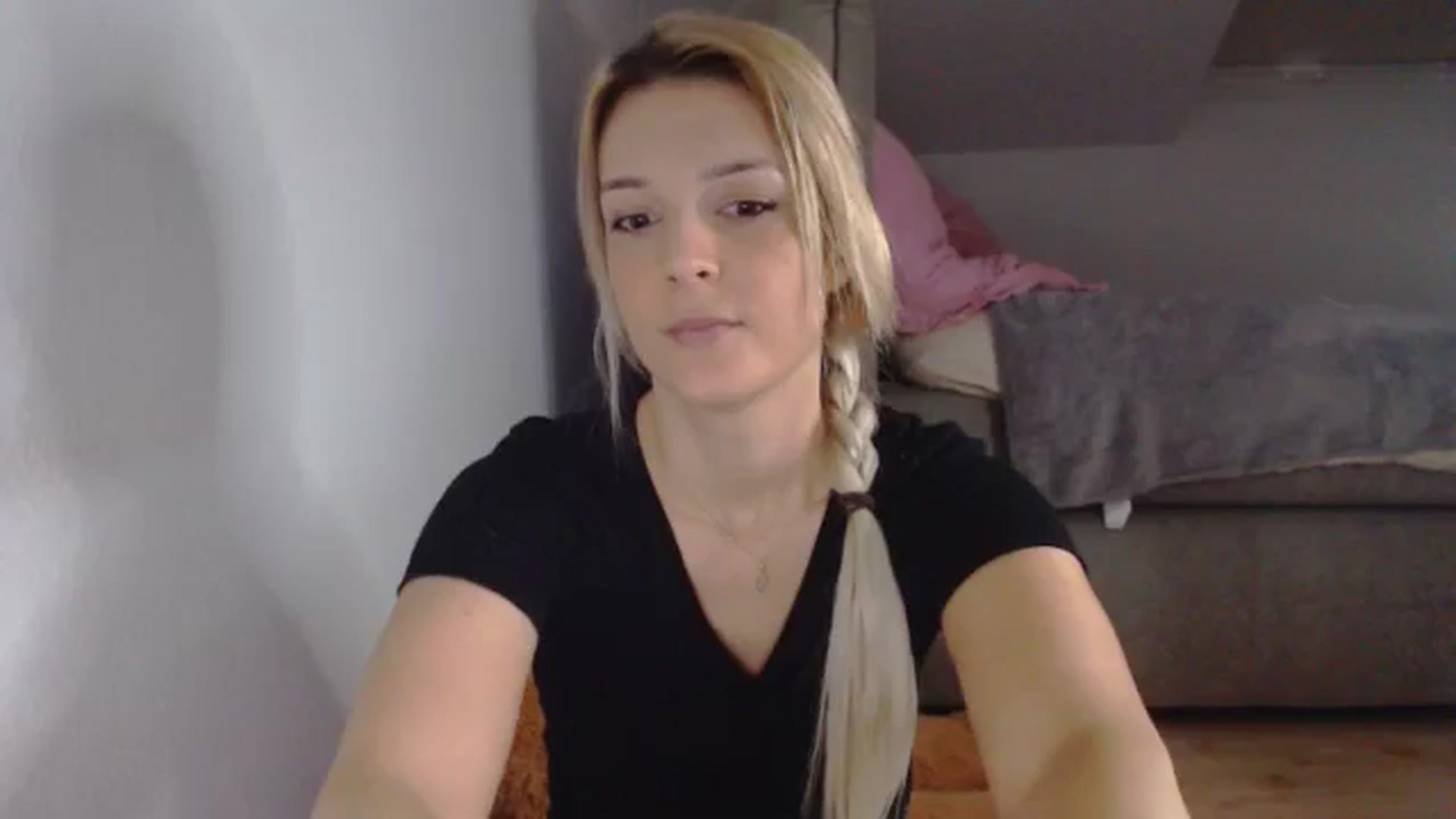 Gallery image thumbnail from AllleeS's myfreecams stream on, 09/26/2024, 12:35 image 6 of 20