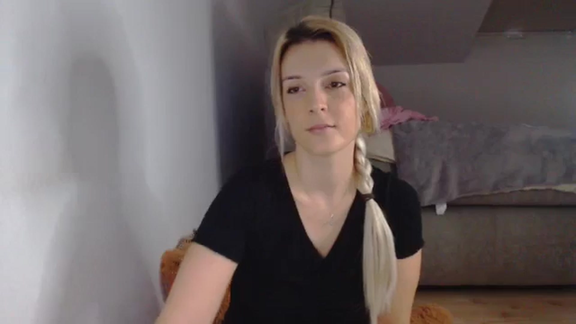 Gallery image thumbnail from AllleeS's myfreecams stream on, 09/26/2024, 12:35 image 4 of 20