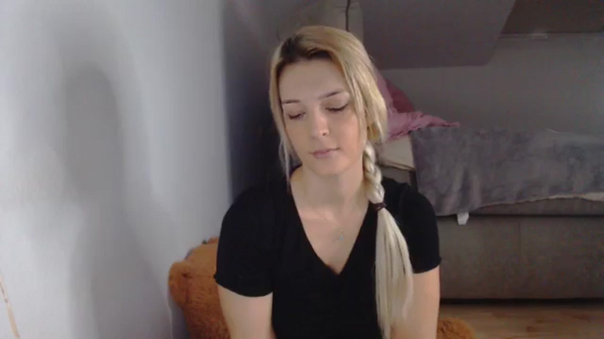 Gallery image thumbnail from AllleeS's myfreecams stream on, 09/26/2024, 12:35 image 7 of 20