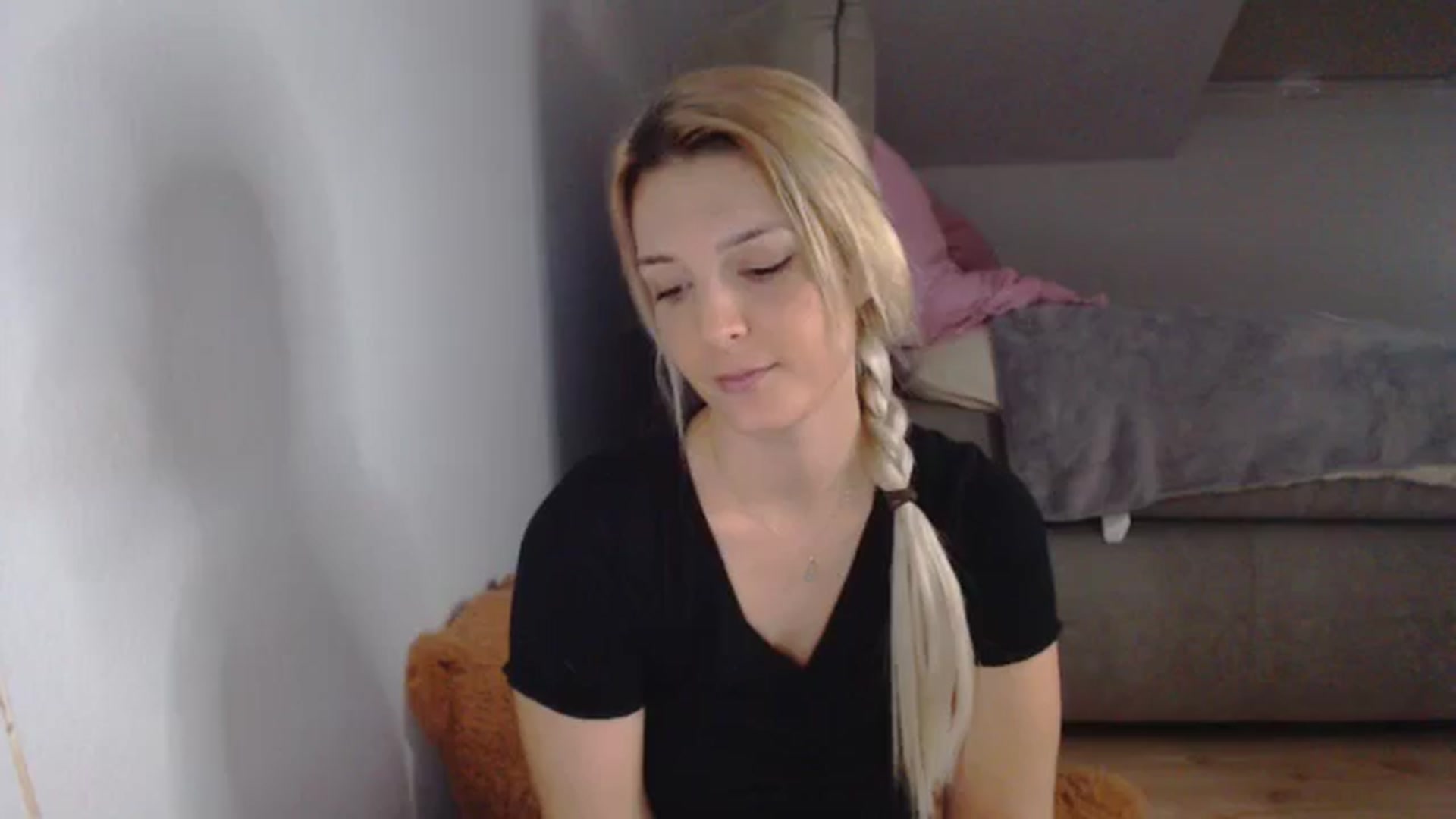 Gallery image thumbnail from AllleeS's myfreecams stream on, 09/26/2024, 12:35 image 8 of 20