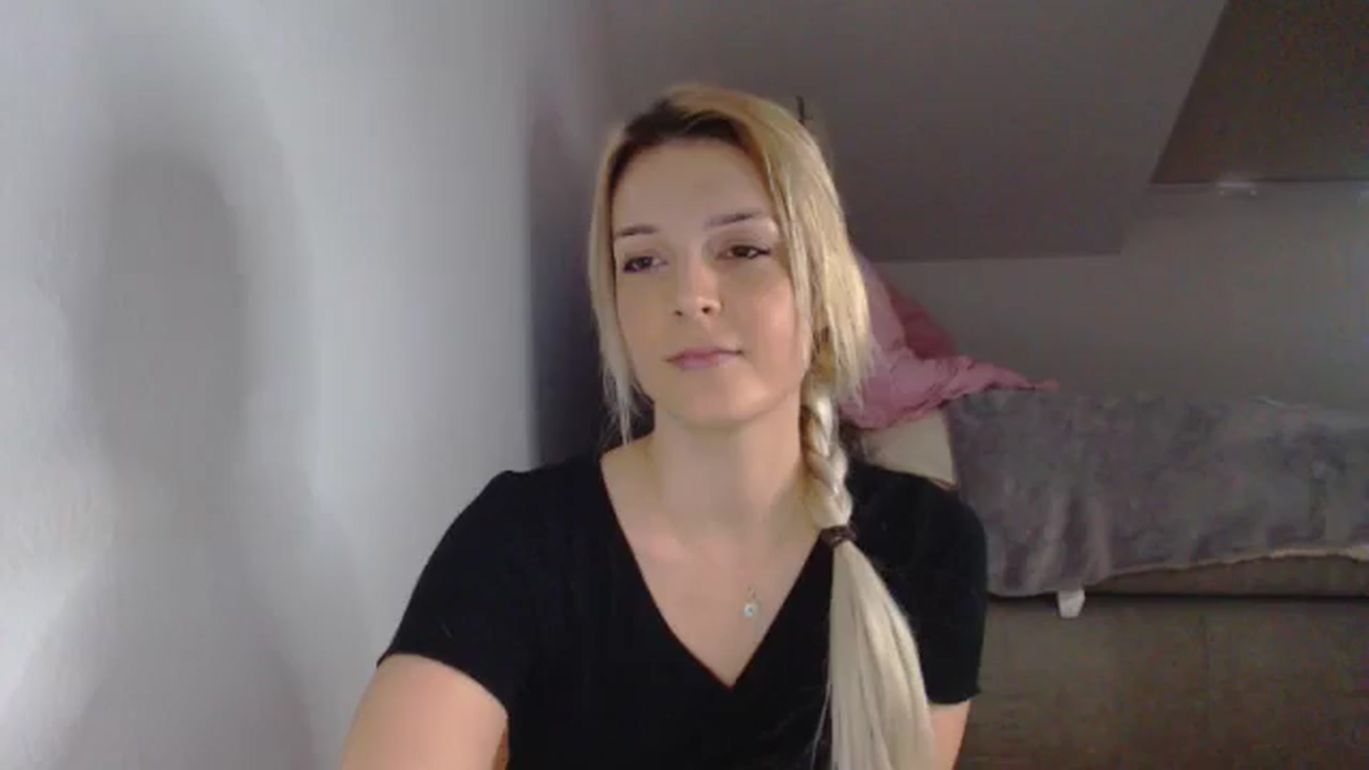 Gallery image thumbnail from AllleeS's myfreecams stream on, 09/26/2024, 13:31 image 8 of 20