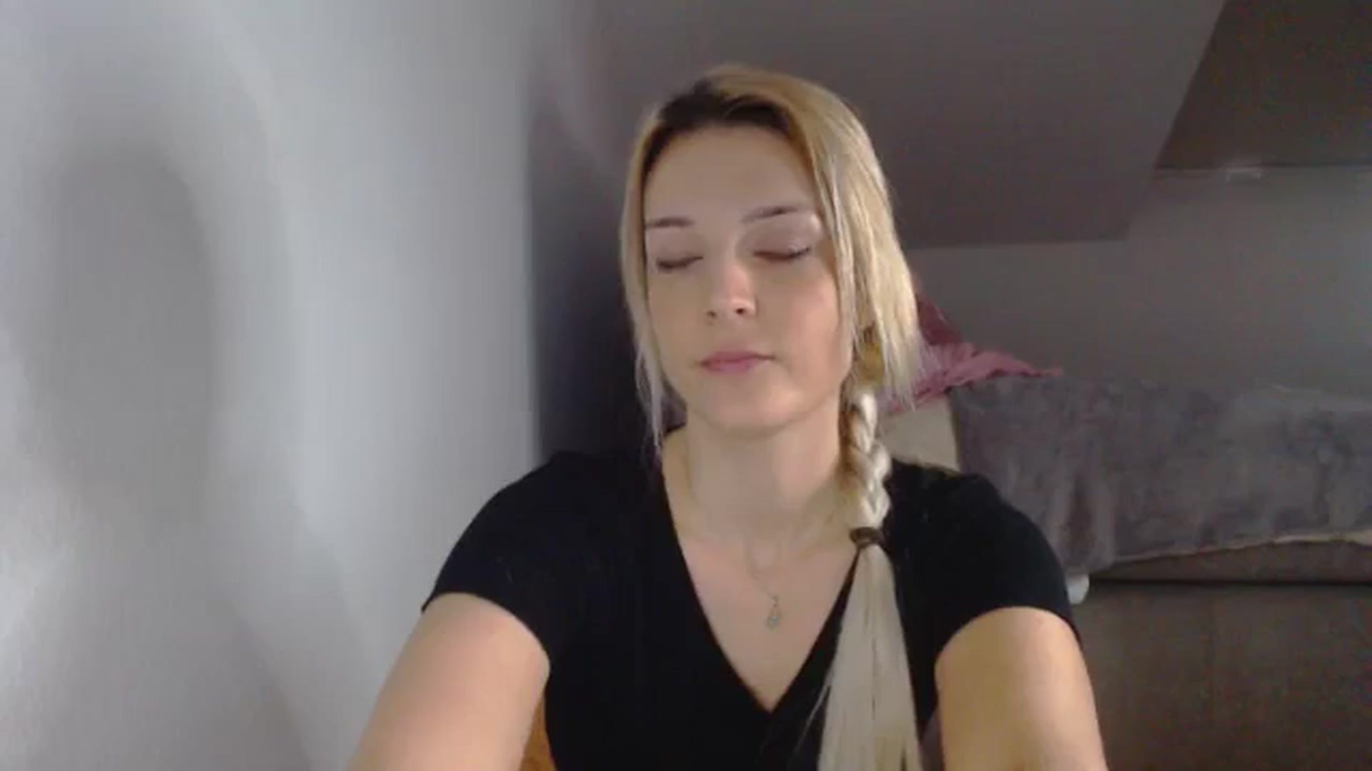 Gallery image thumbnail from AllleeS's myfreecams stream on, 09/26/2024, 13:31 image 4 of 20