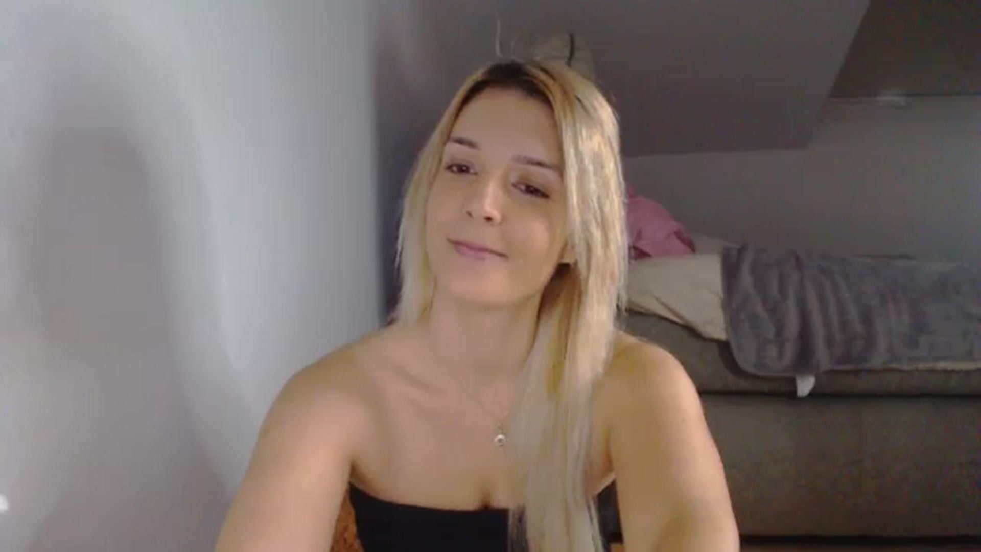 Gallery image thumbnail from AllleeS's myfreecams stream on, 09/27/2024, 14:11 image 6 of 20