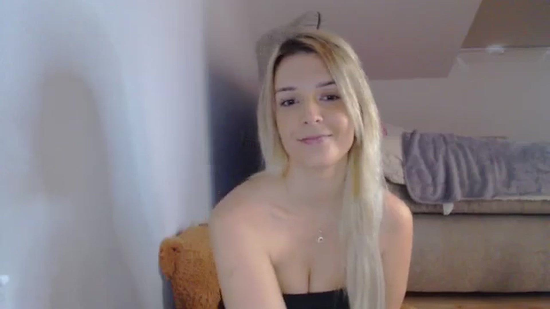 Gallery image thumbnail from AllleeS's myfreecams stream on, 09/27/2024, 14:11 image 13 of 20